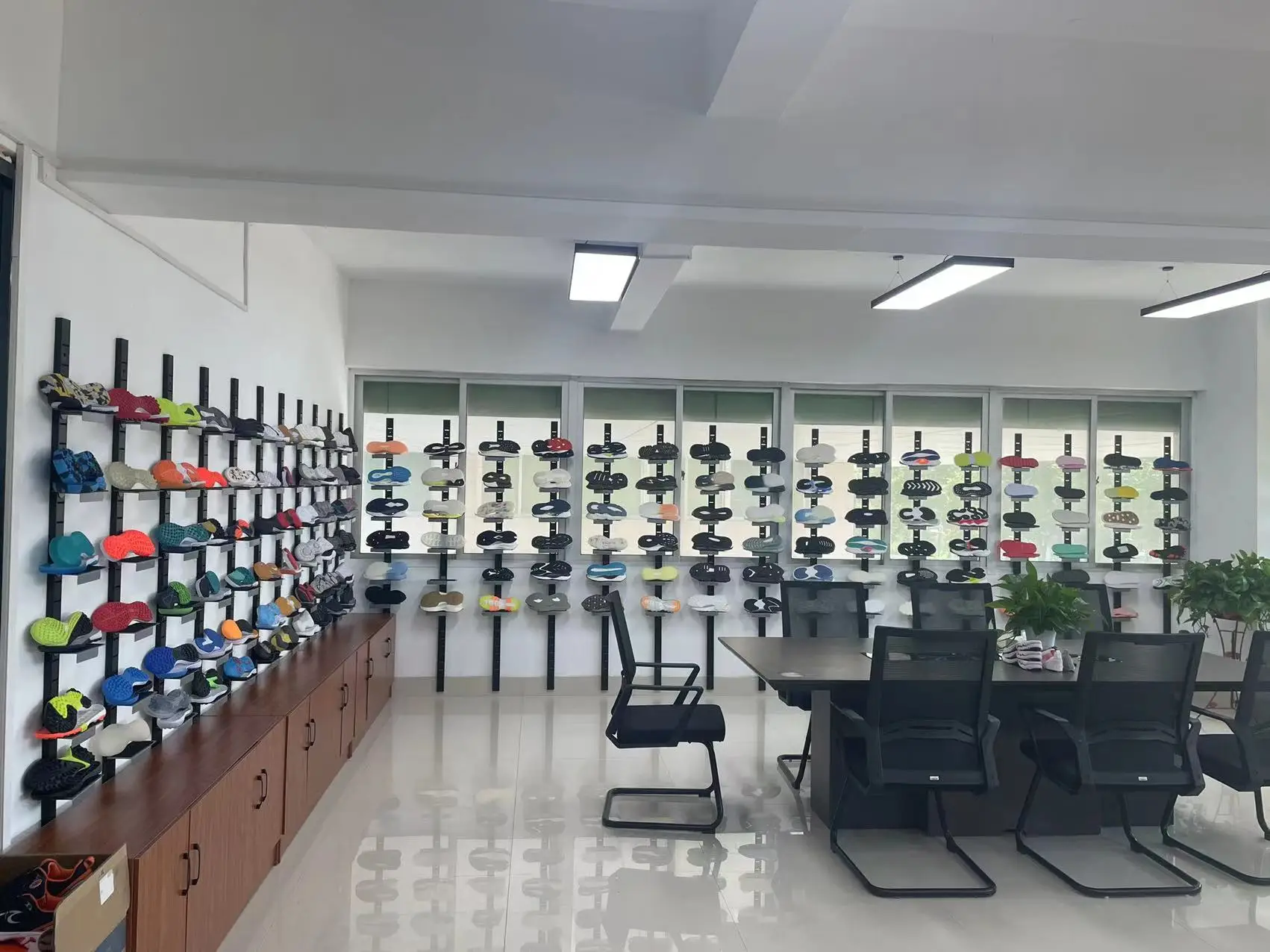 Wholesale Anti-Slip and Wear-Resistant Casual Shoe Sole Lightweight Foam With Natural Rubber Outsole