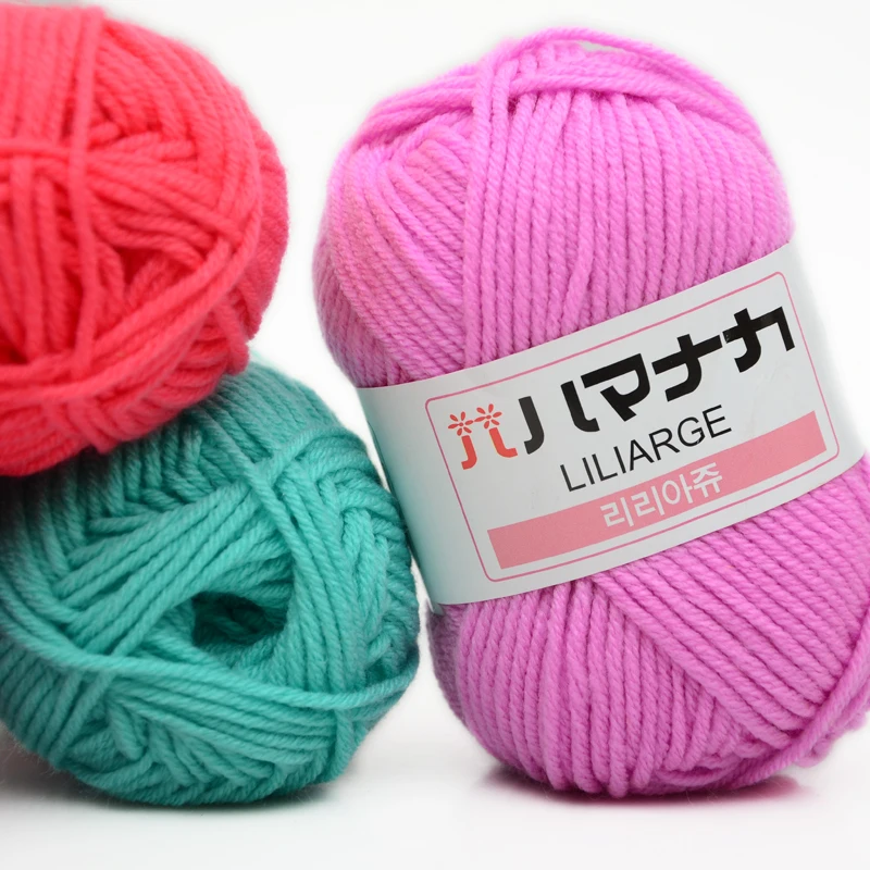 Wholesale 100% Acrylic Yarn for Hand-knitted and Crochet 4 ply yarn crocheted slippers cushion doll carpet blended yarn