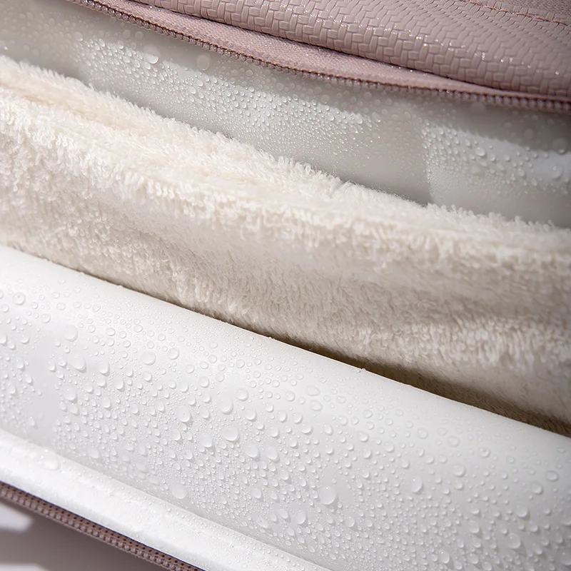 Custom Ladies Makeup Bag with Zipper Closure PU Cosmetic Toiletry Organizer for Travel Fashionable Style