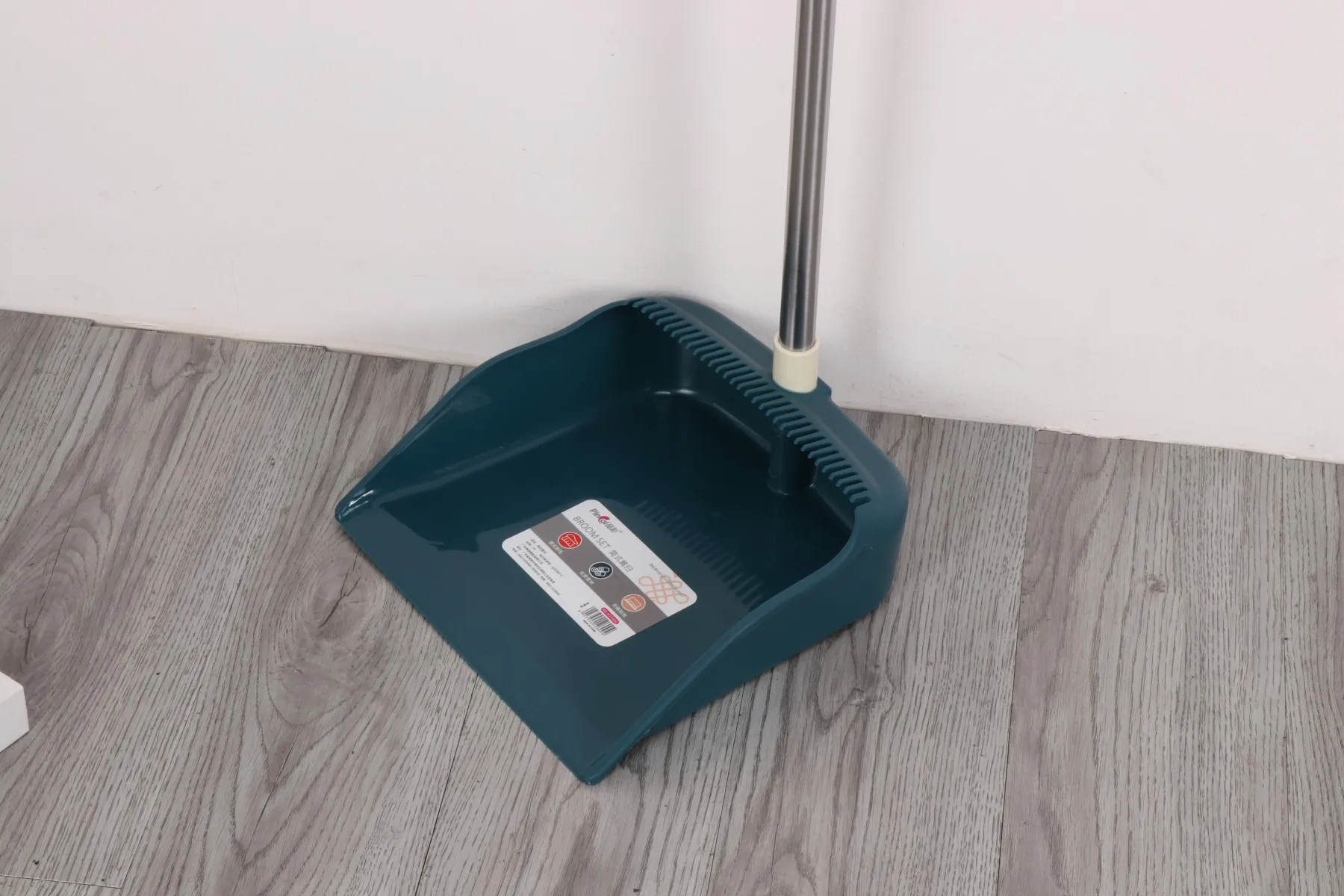 Wholesale High Quality Dustpan Broom Combo Broom With Dustpan And Broom Set With Plastic Brush