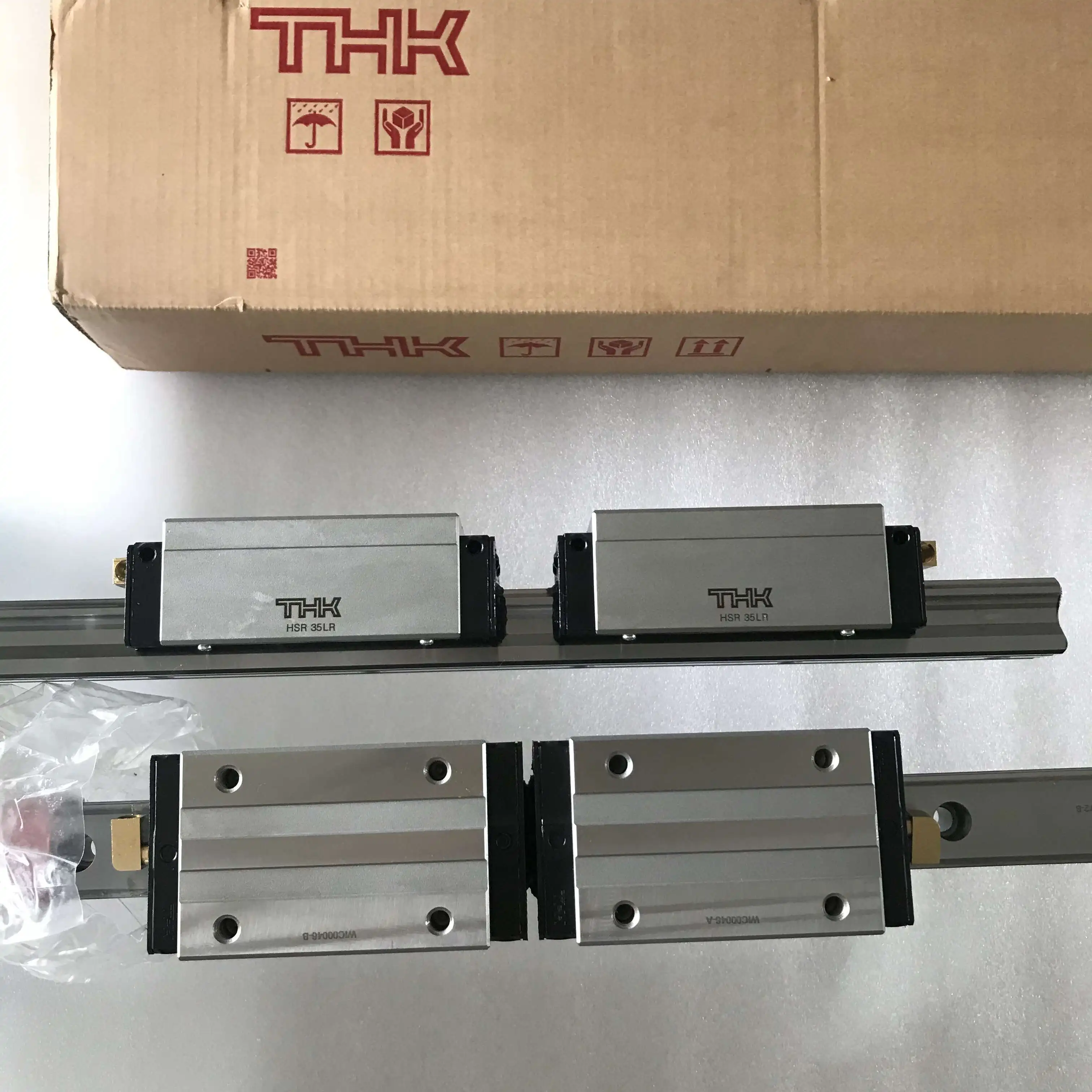  Оригинальная линейная направляющая THK 2SRS9XMC1 + 315LM
