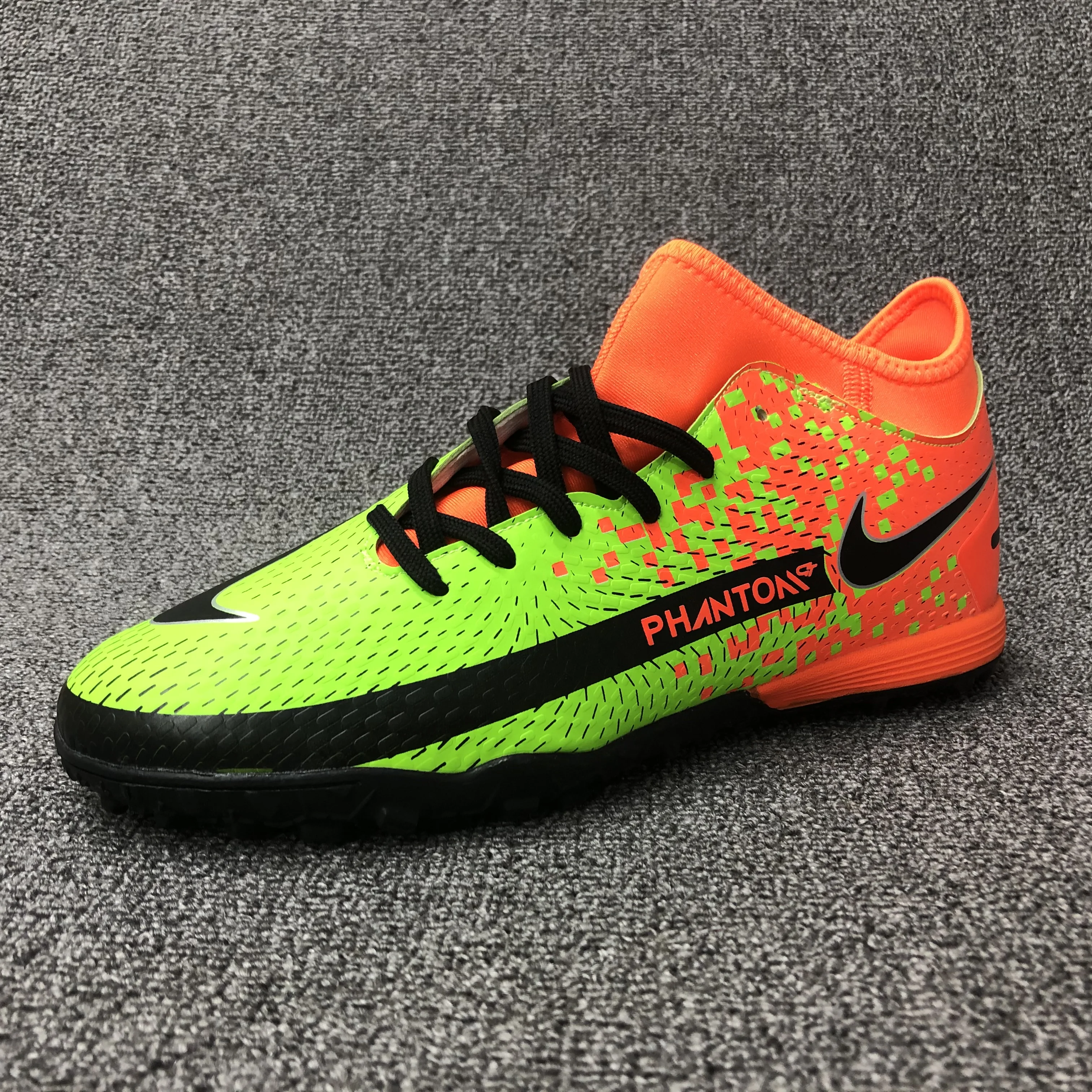 Latest Fashion Branded Factory Men Soccer Indoor & Outdoor Football Shoes Men Football New Soccer Shoes