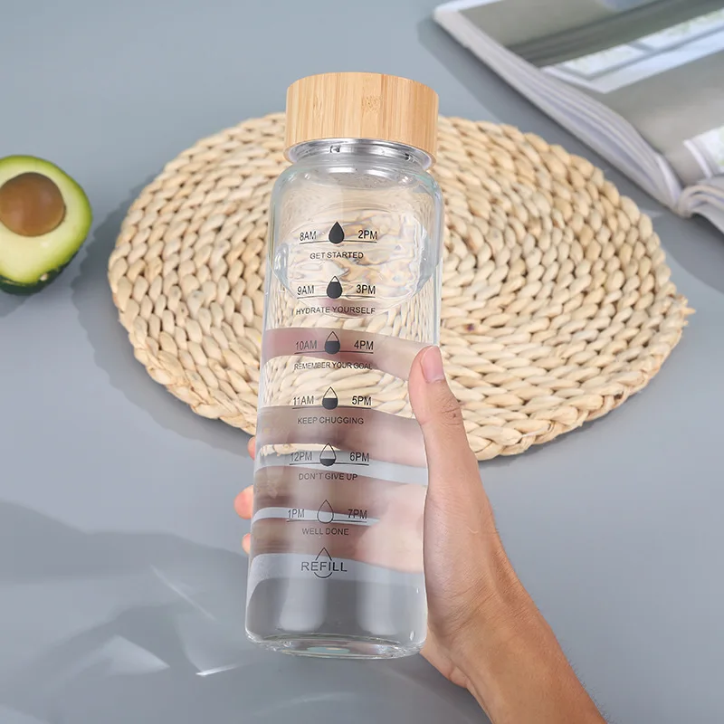 2024 New Product Hot Sale Glass Water Bottle with Bamboo Lid Customized Classic water bottles