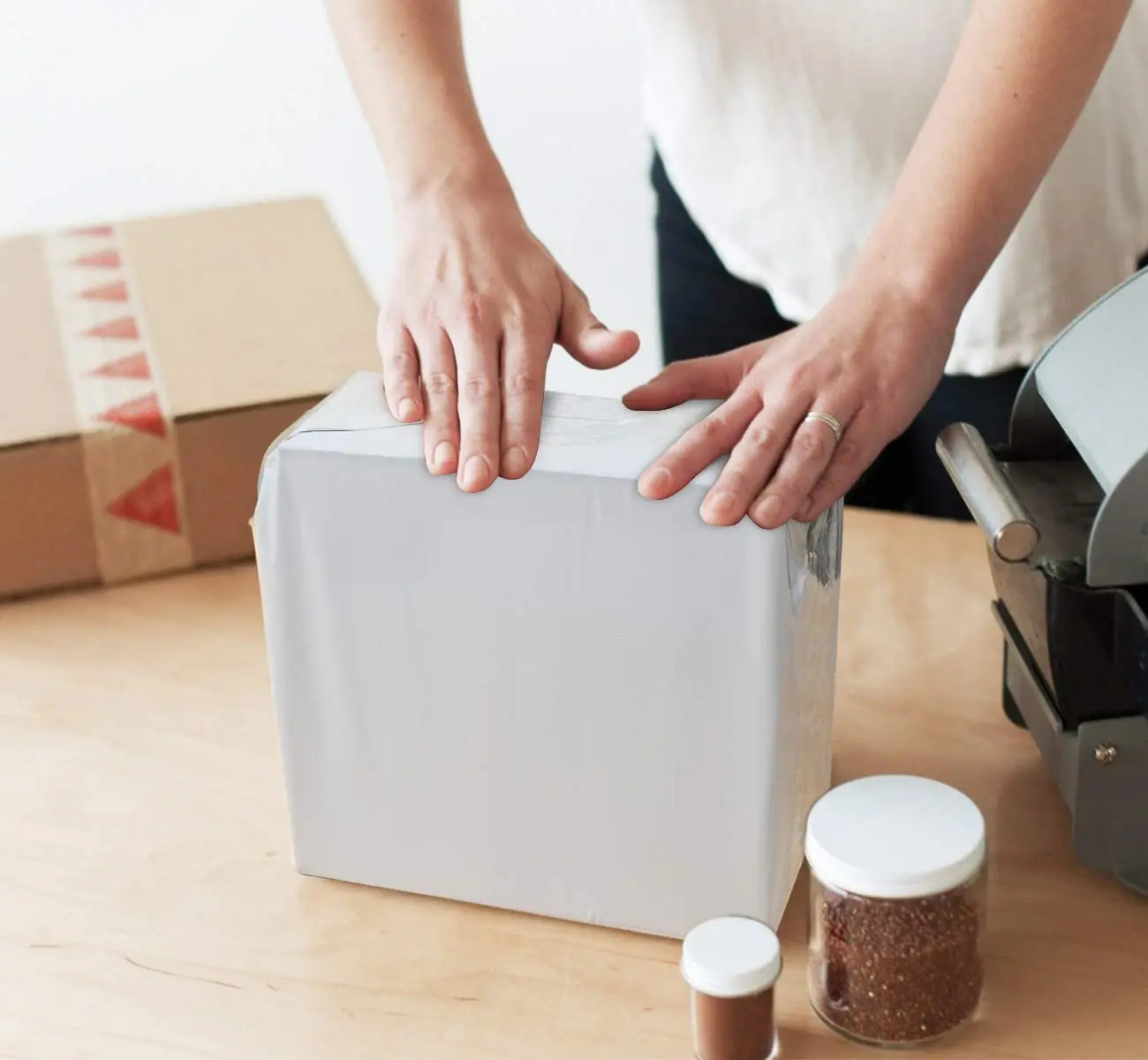 Plastic  Shipping Bags White Self-adhesive Bulk Roll Package Mailing Pouch Parcel for Packaging Vinted Shipping Bags Miler