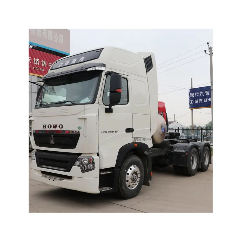 Used SinoTRUK HOWO tractor LNG CNG T7 A7 6X4 10 tire factory use