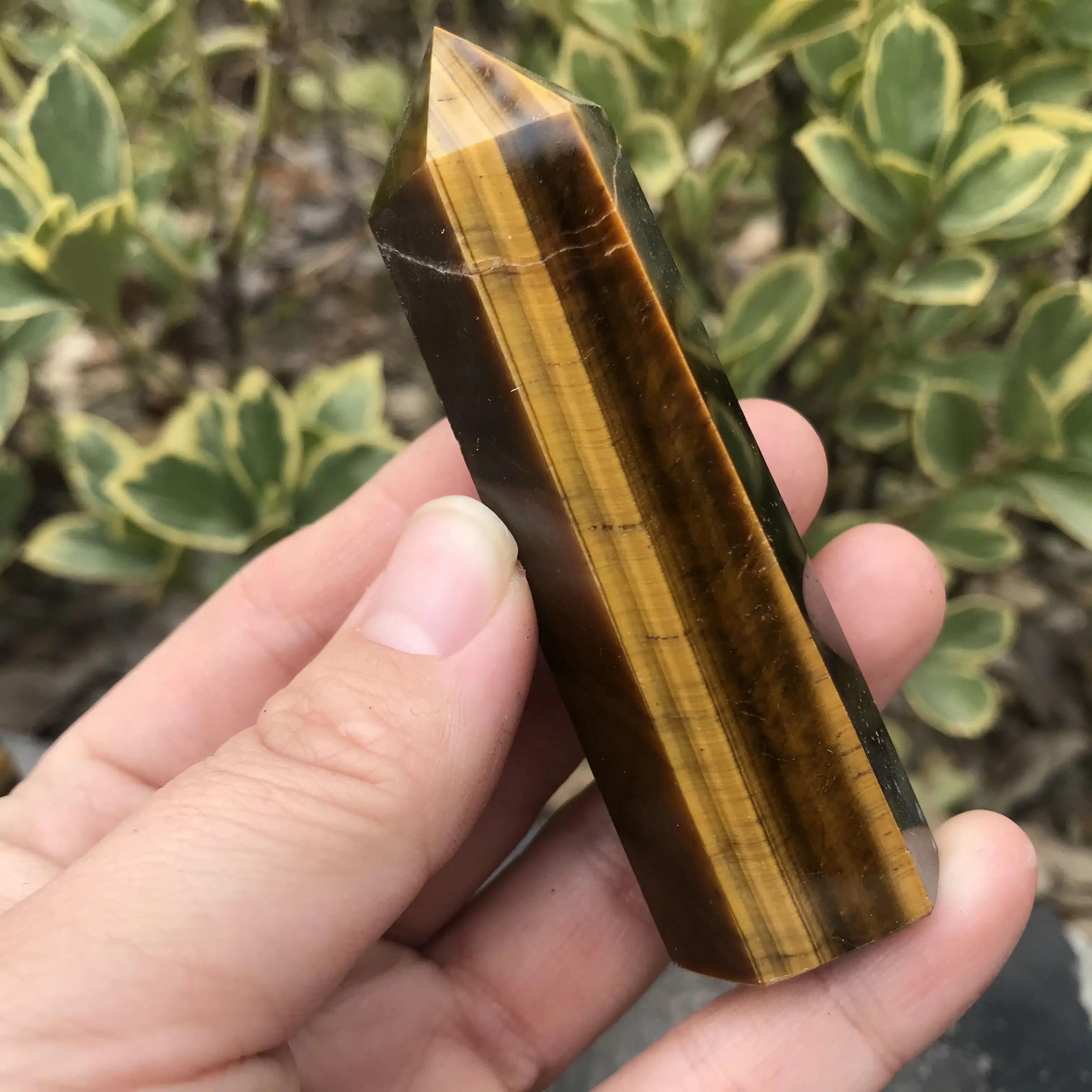 Factory customized natural high quality tiger eye tower point fengshui healing gemstones for home decor
