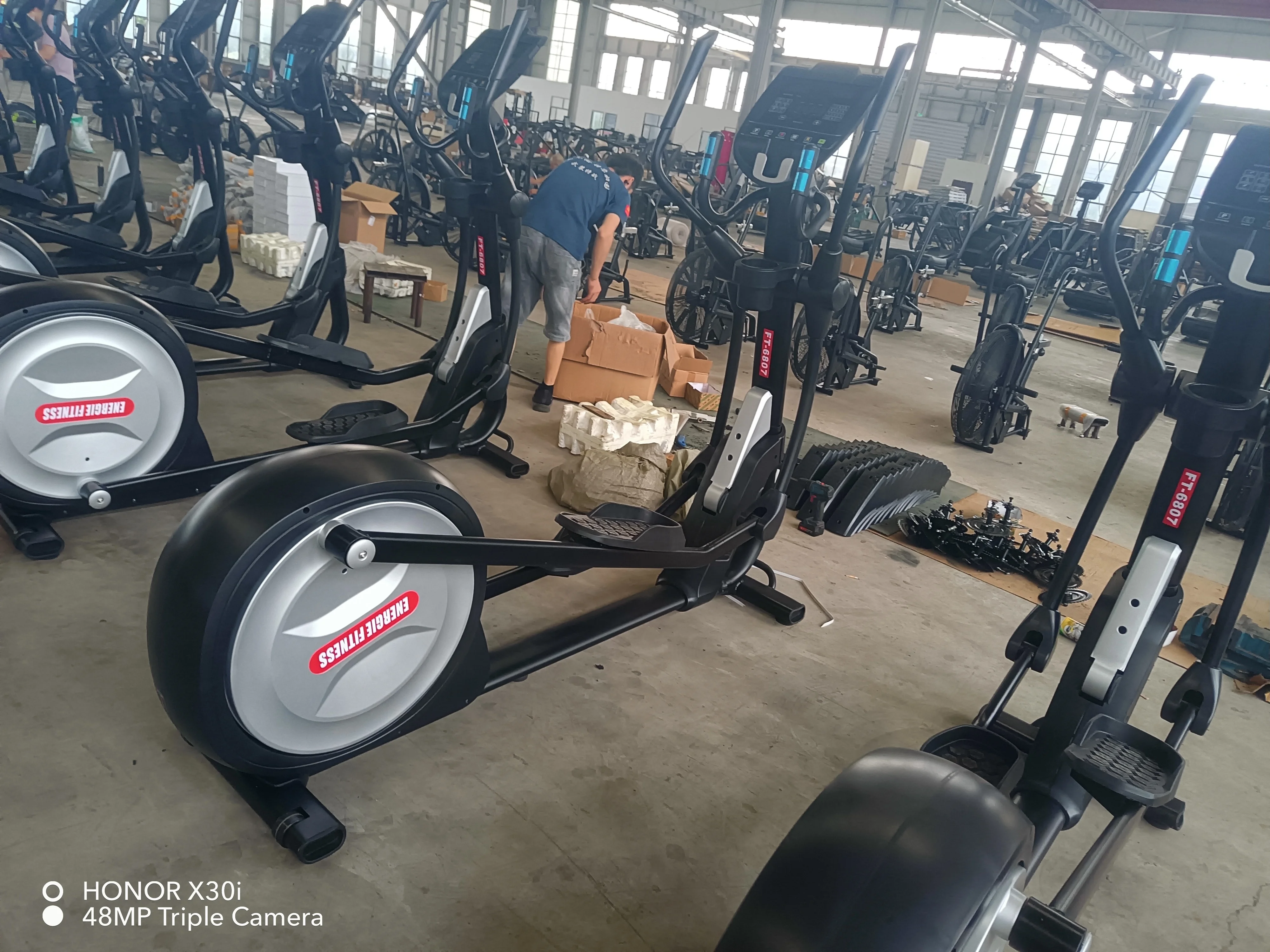Cross Trainer Bicycle Bike Gym Equipment Cross Trainer Machine Commercial Gym Elliptical Trainer