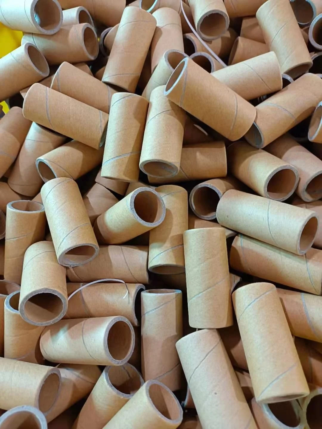 Custom Small Kraft Cardboard Paper Tubes Recycled Materials for Arts and Crafts or Bee Hives Toilet Paper Paper Cores