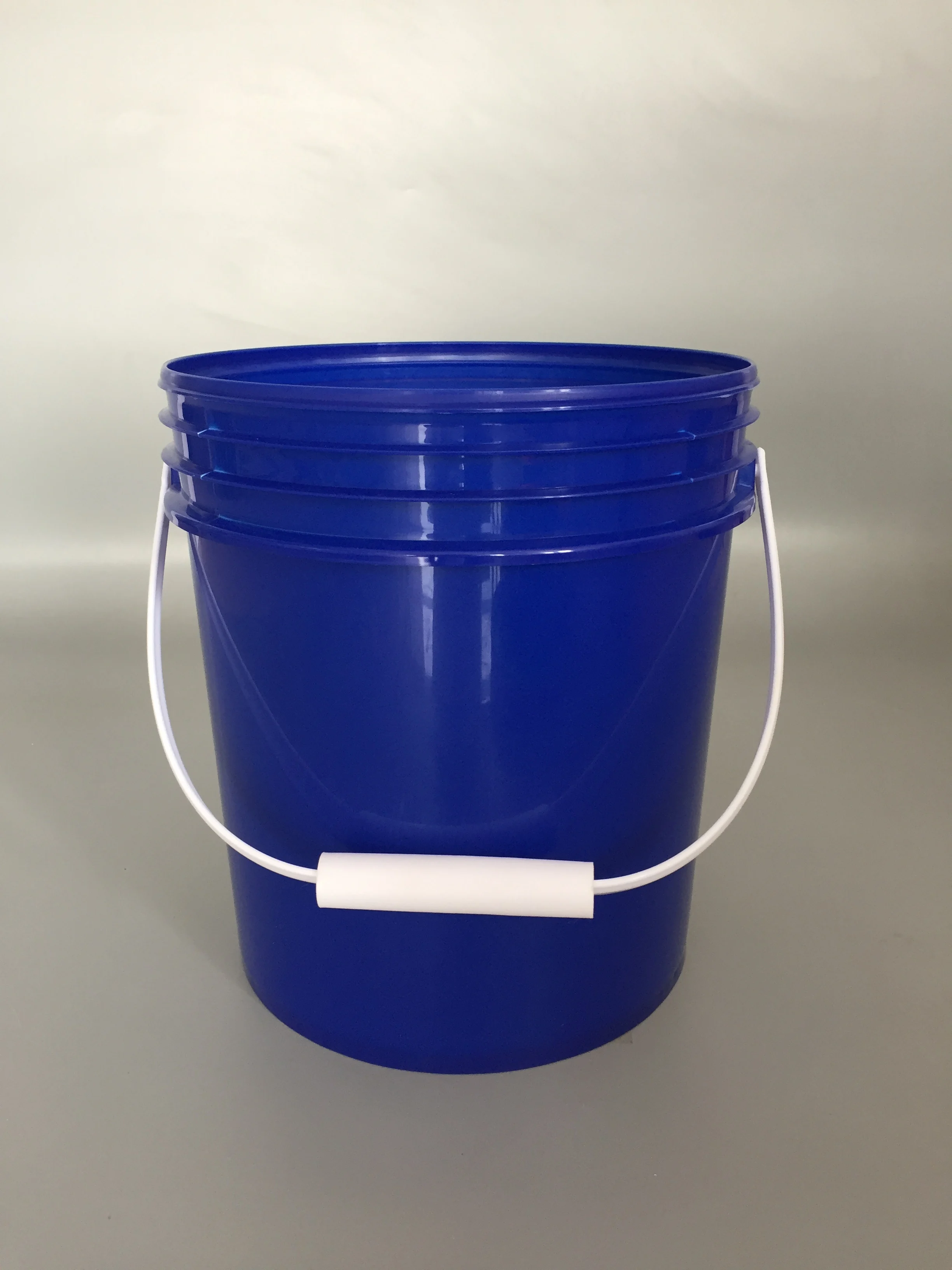 wholesale food grade round bucket 10 litre industrial Recyclable paint plastic pail bucket