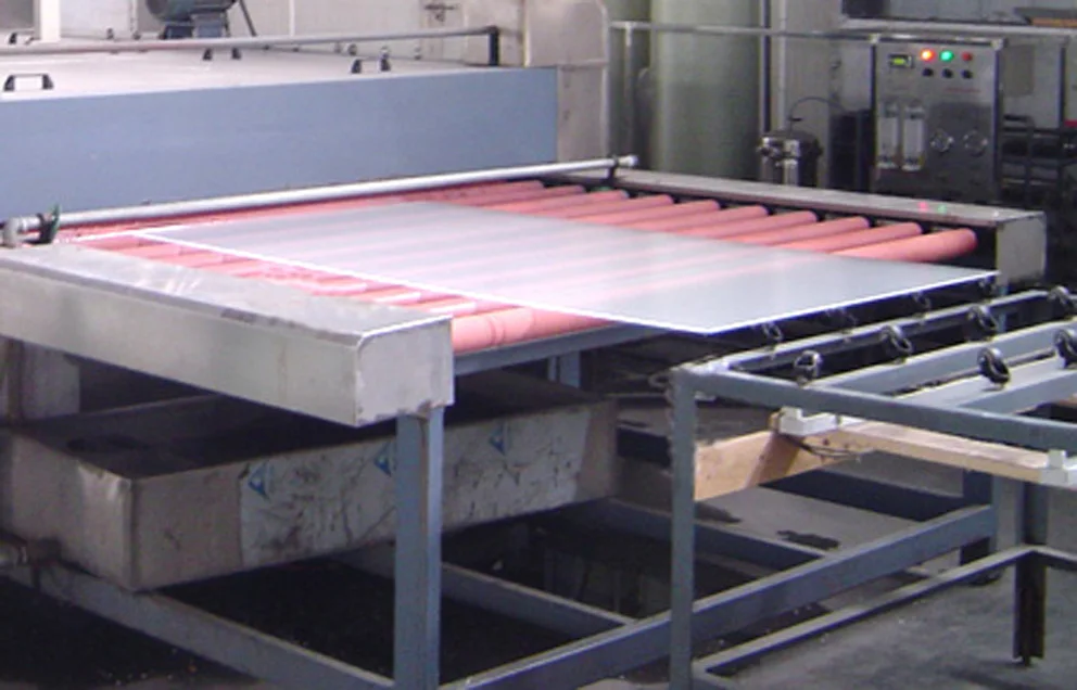 REOO Raw Material Low iron tempered solar energy glass for solar panel