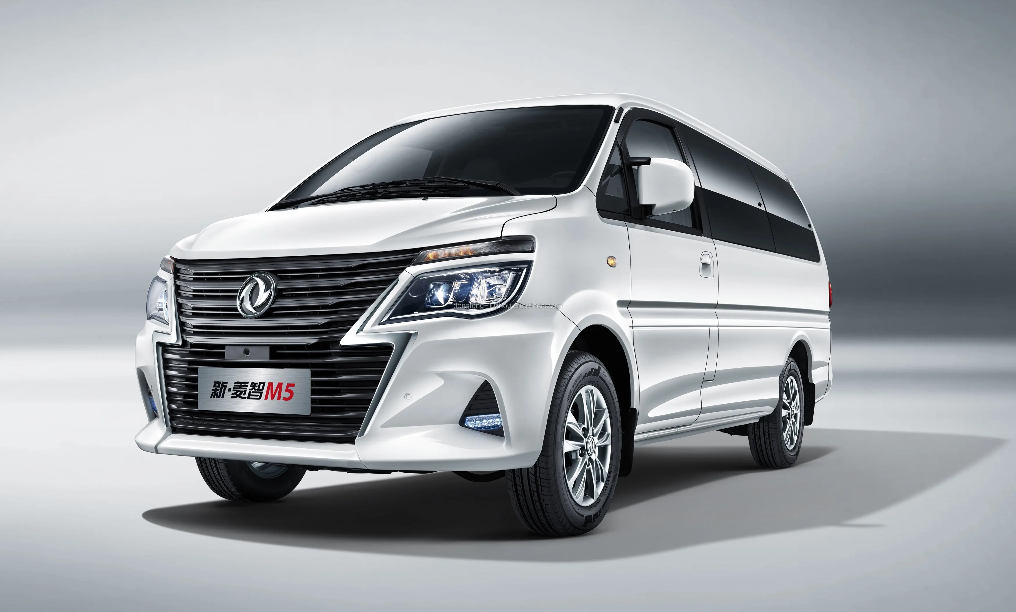 Dongfeng Forthing Luxury MPV Lingzhi M5 Mini Cargo Van China Made High-Economy Turbo Manual Light Gas/Petrol Electric Fuel Left