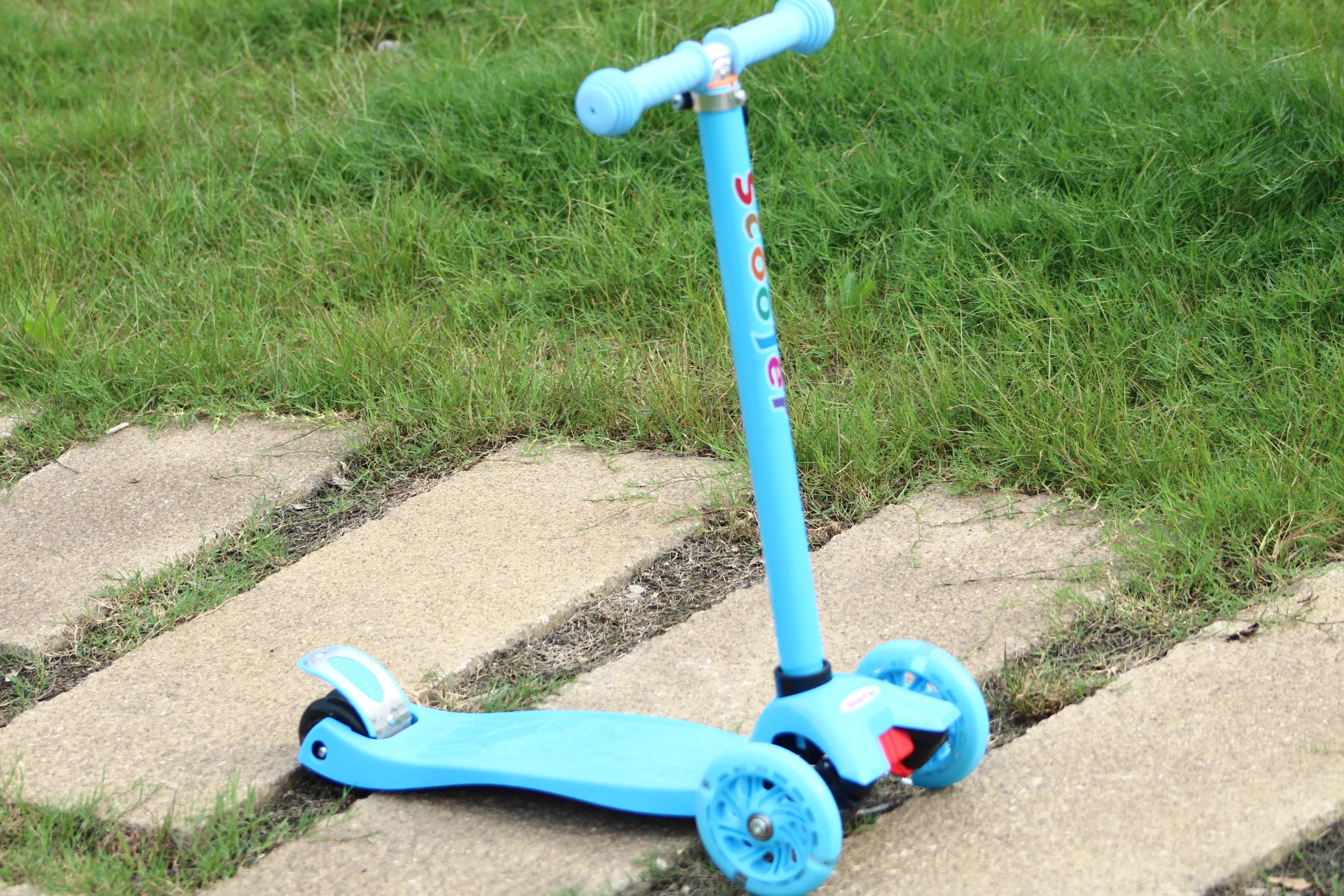 2023 Kicker scooter kids scooter with lights wholesale china scooter
