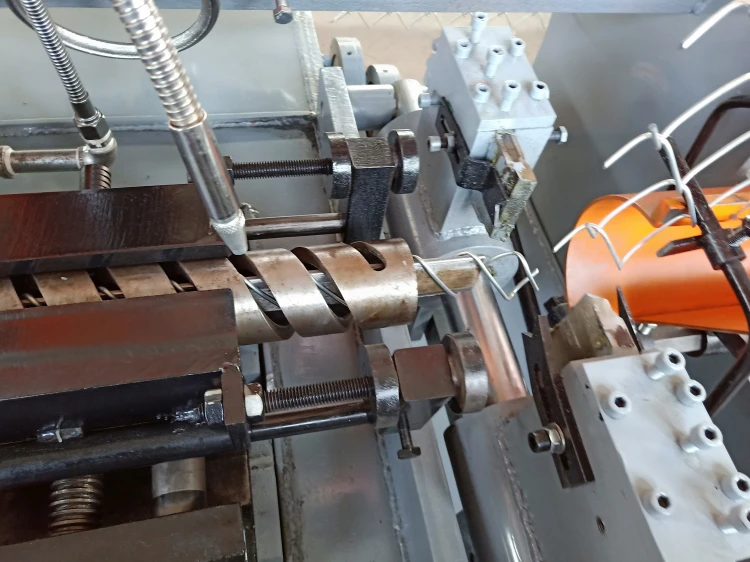 
hot sale chain link fence machine China 