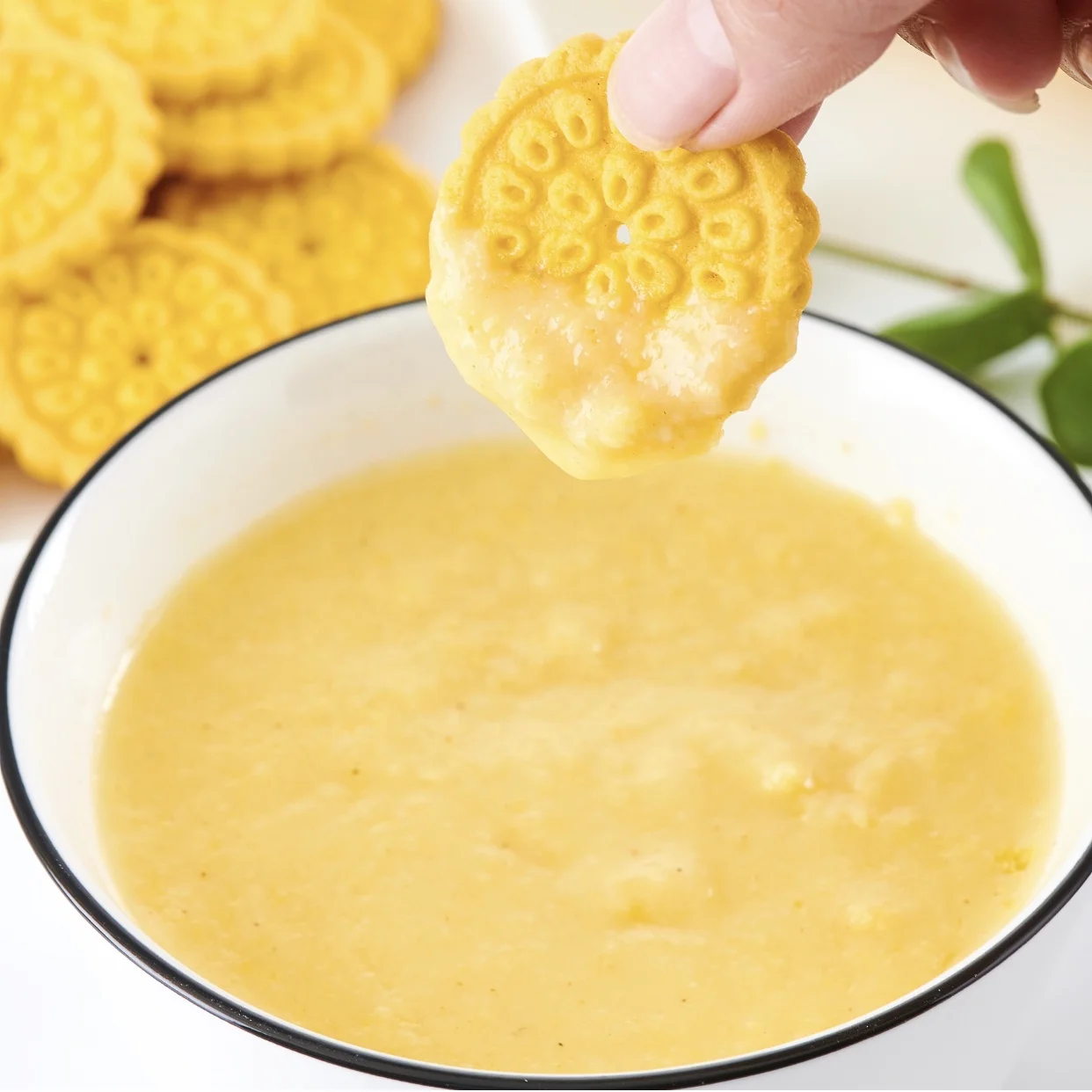 Вкусные, здоровые, индивидуальная упаковка для хранения, популярные OEM закуски, тонкое хрустящее соленое печенье и печенье из кукурузы