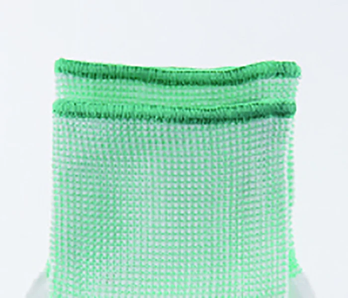 Automatic overlock sewing machine for cuffs of labor protection gloves