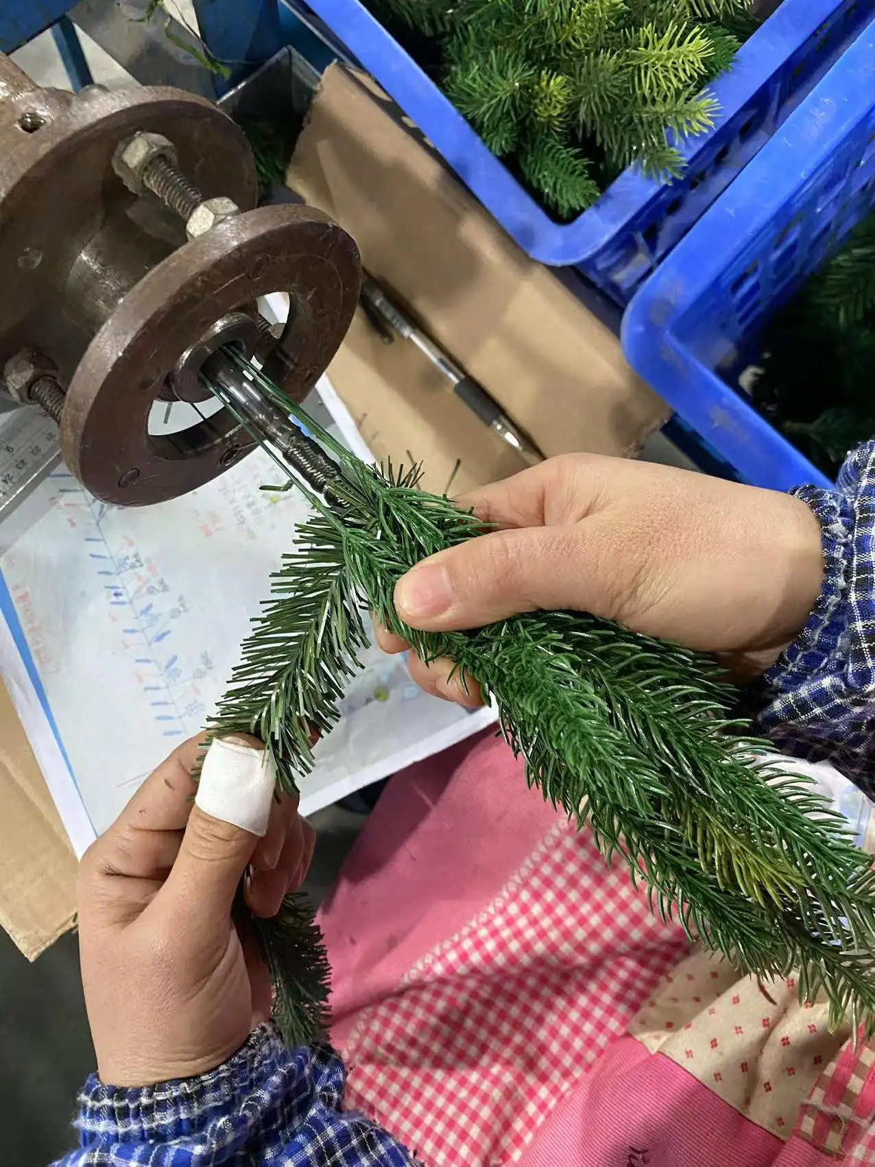 wholesale pe large pvc outdoor flocked  artificial  tree felt christmas tree large decoration ornaments