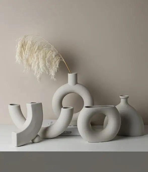 INS Abstract Human Girl Face Art Flower White Donut Shaped Modern Ceramic Flower Vase for Home Decor Nordic Ceramic Donut Vase