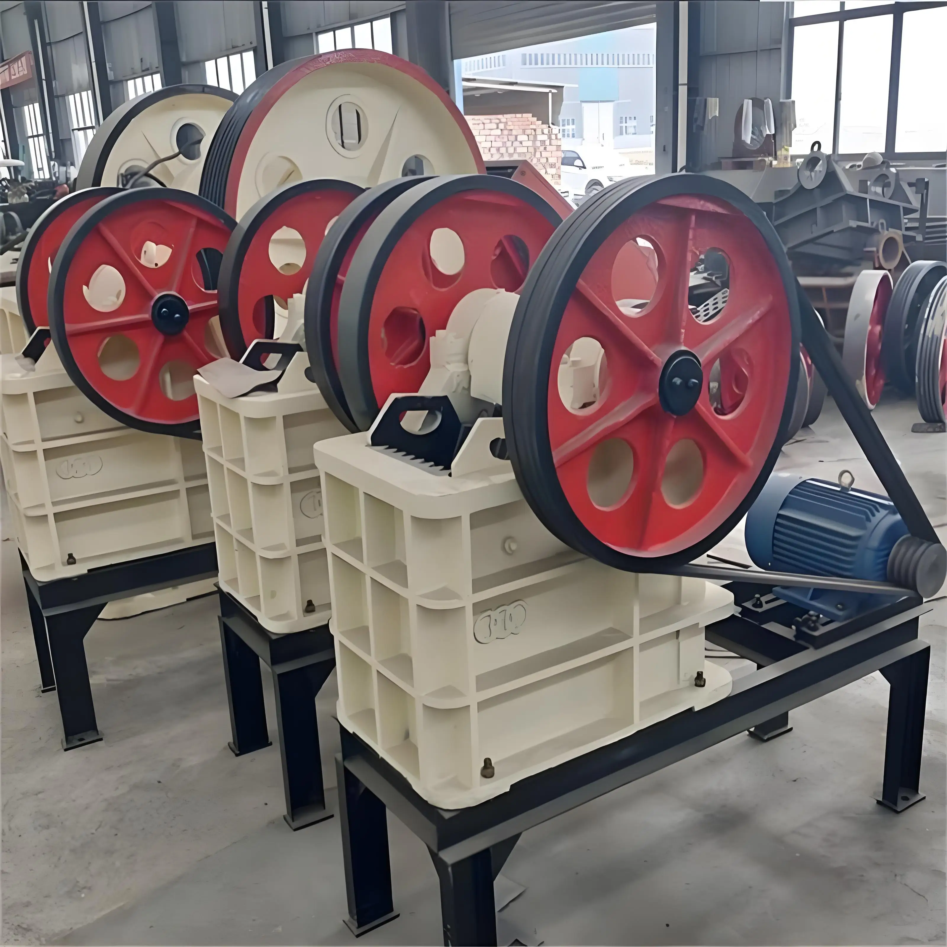Shaolin heavy machine specializing in the production of mobile screen jaw crusher small mobile crusher price