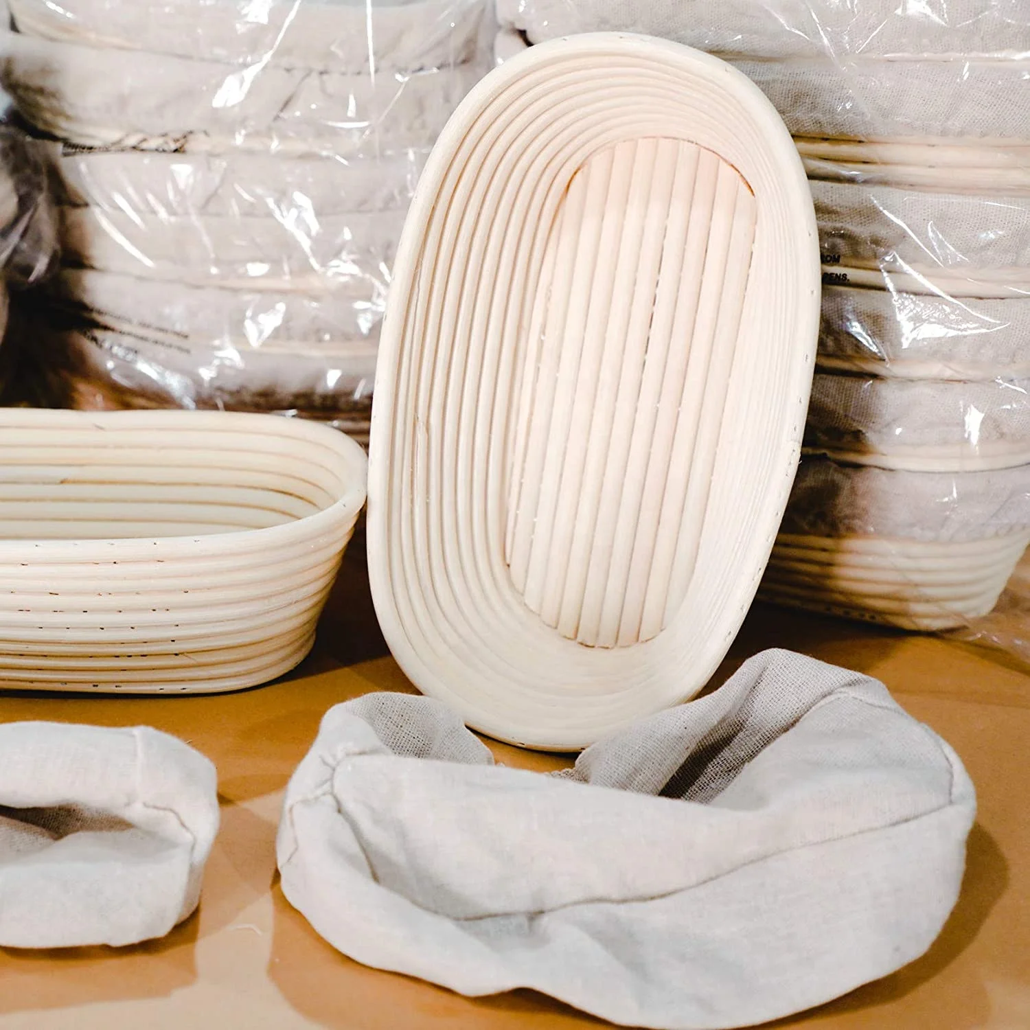 new design 10inch hot sale Durable Indonesia Oval proofing basket banneton basket with cloth lining