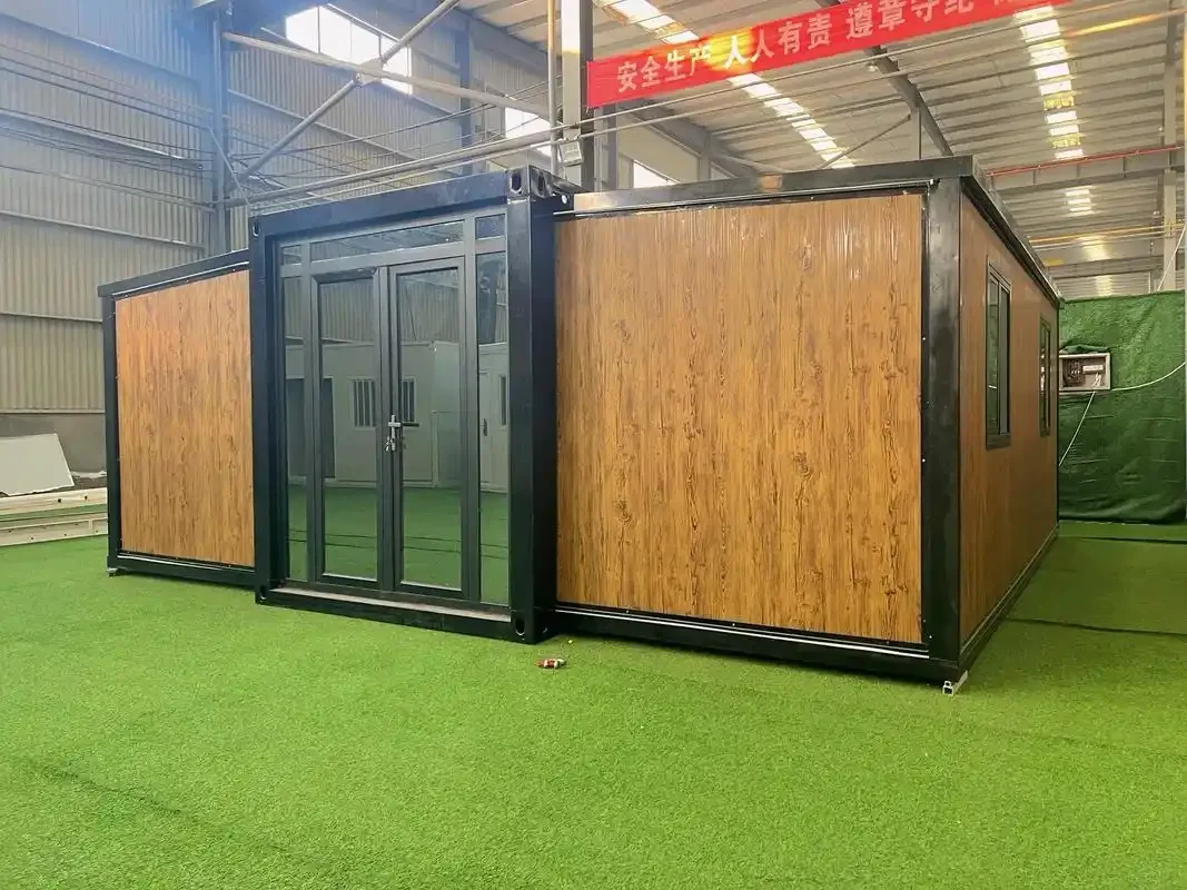 China High Quality Expandable Prefabricated Panel Room Foldable Container Greenhouse Style Mobile House