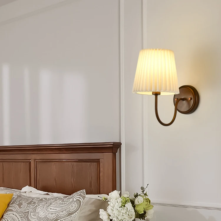 New Design Modern White Green Red Table Lamp Lantern Style Fabric Shade Desk Lamp Bedside Lampshade