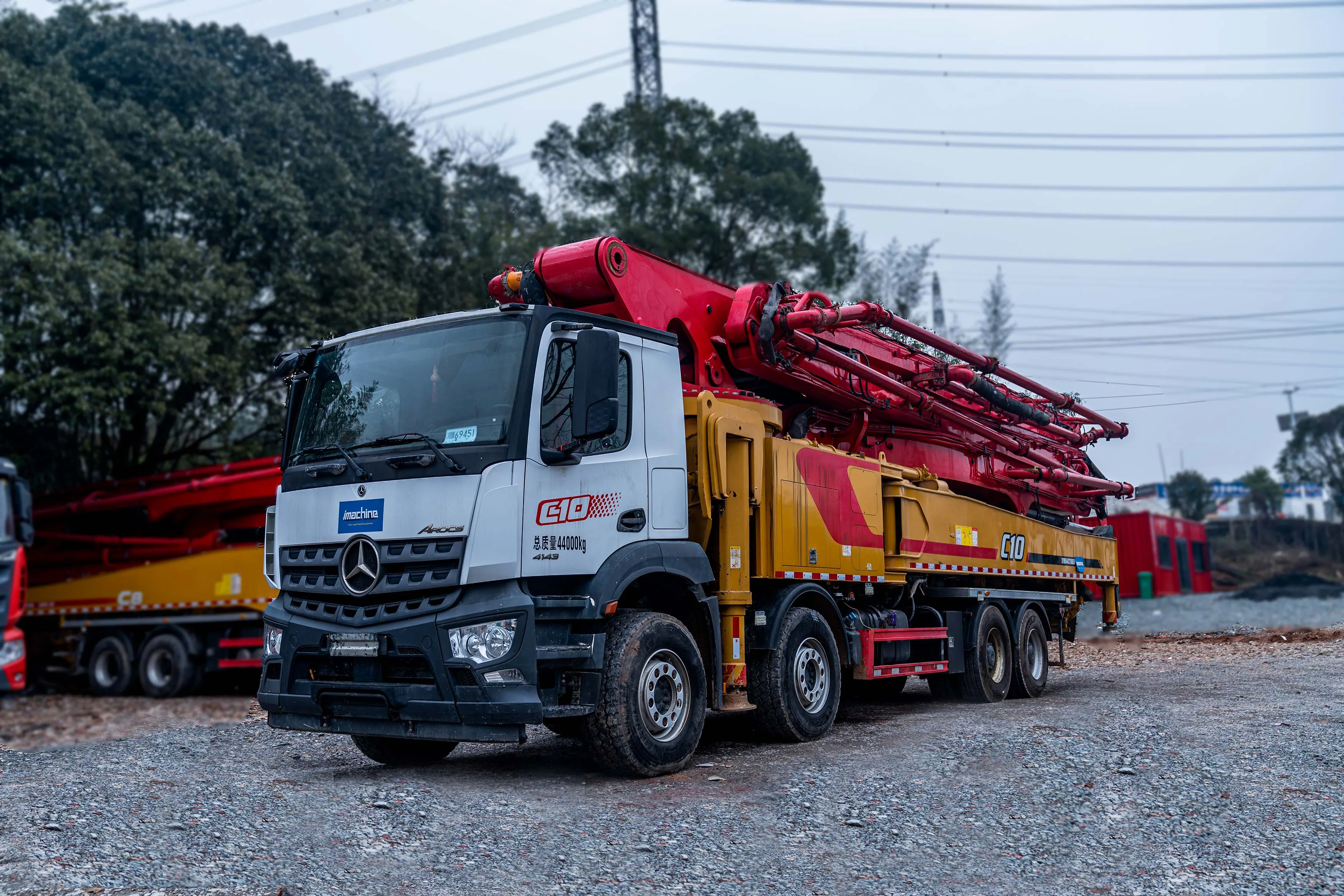 Sunny Mercedes Benz Chassis 62m Lifting Height Mounted Concrete Pump Truck Cement Ready Mix C10 Engine