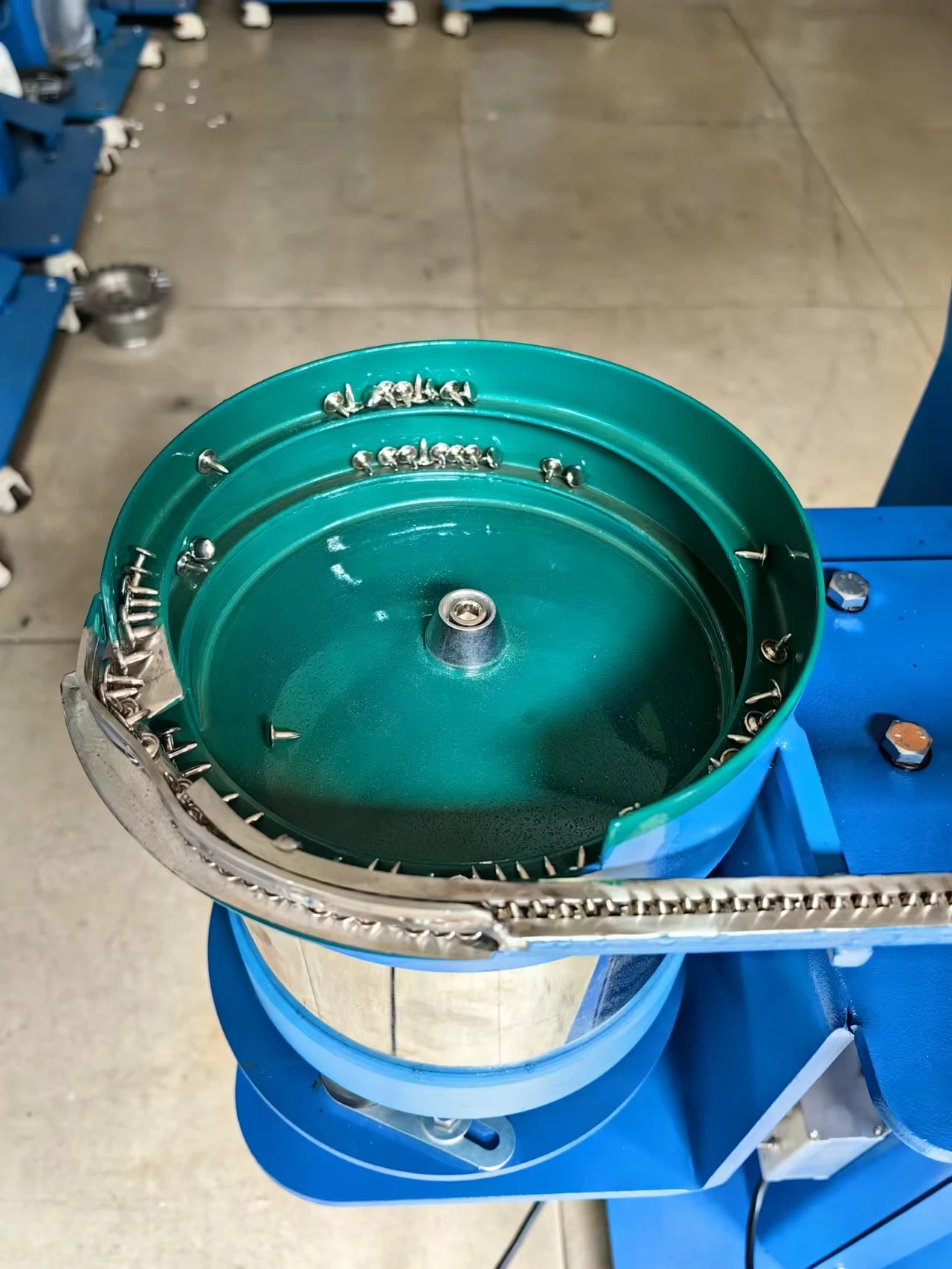 Automatic Snap Fastening Machine