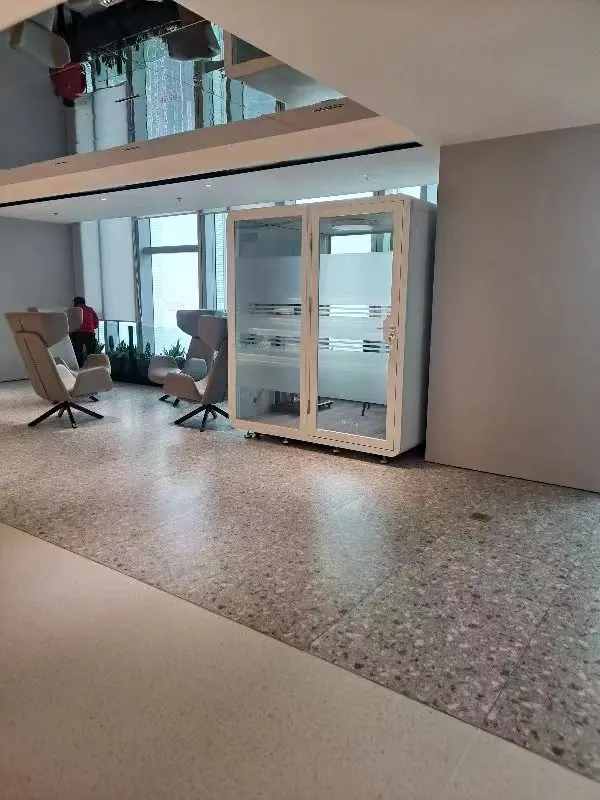 Multi-person Office Meeting Cubicle With Computer Desk, Suitable for Private Office, Silent Soundproof Cubicle Office Partition