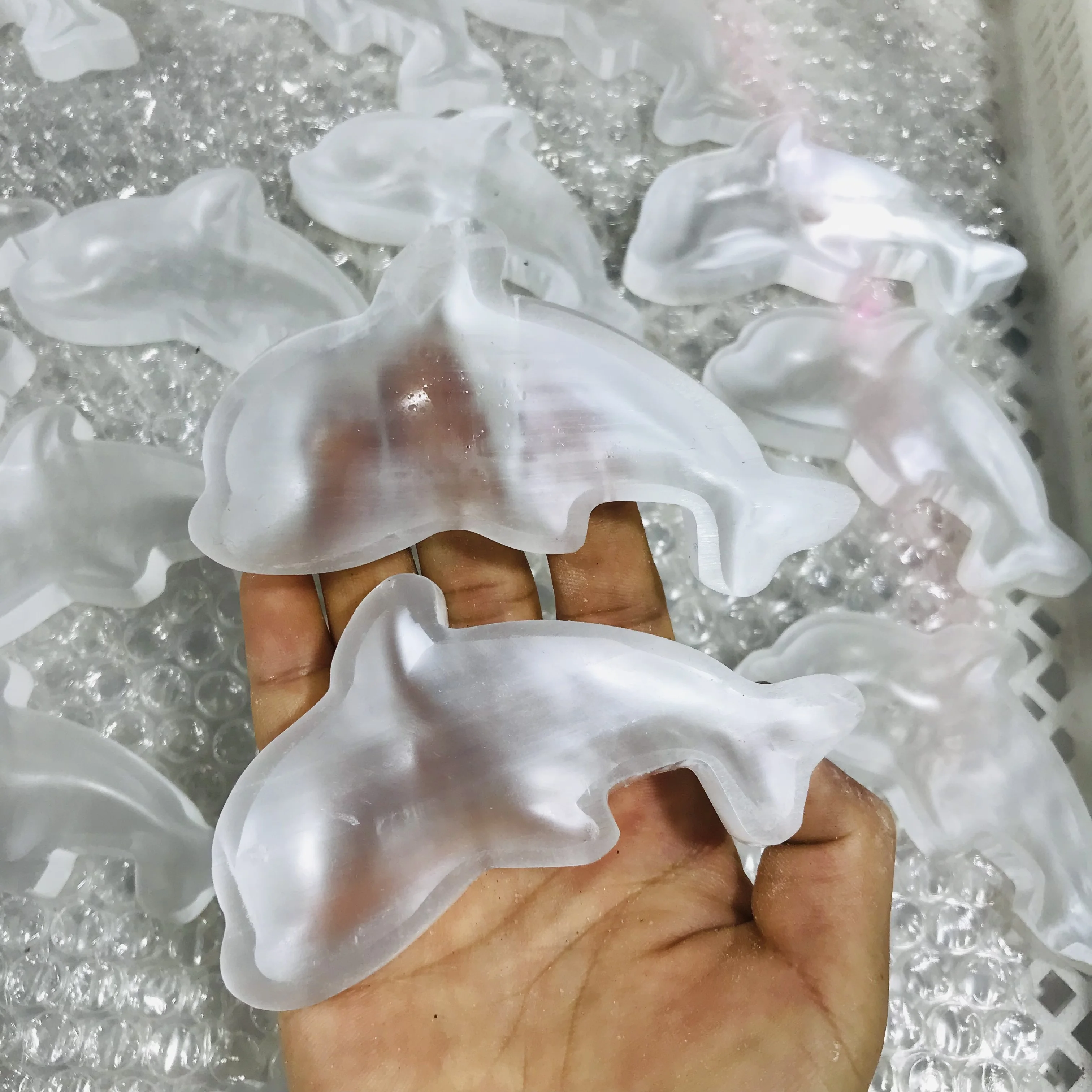 Wholesales Natural crystal crafts Selenite unicorn Carving Hand Carved Selenite dolphin For Decoration