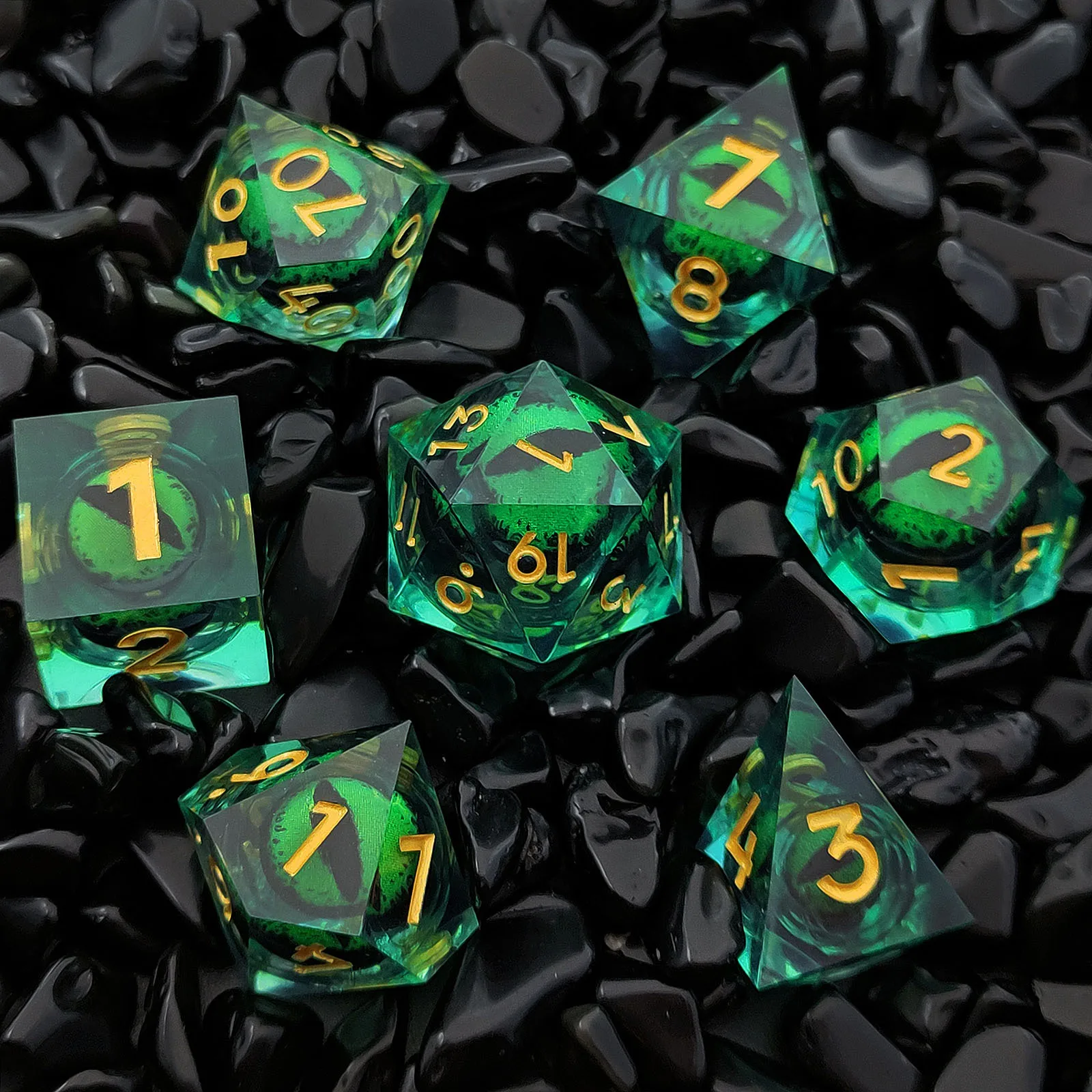 Wholesale DND  Liquid Core Resin Dice  7pcs  Rolling RPG Dungeon Board Game Dice Set  Glitter Sharpen Edges DND Dice