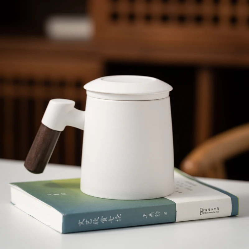 Wholesale high quality custom coffee milk ceramic cup with wooden handle and lid as a gift for Christmas