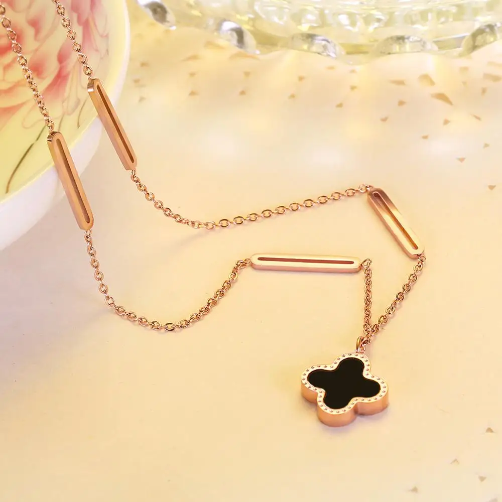 Stainless Steel Black And White Shell Clover Rose Gold Plated Necklace