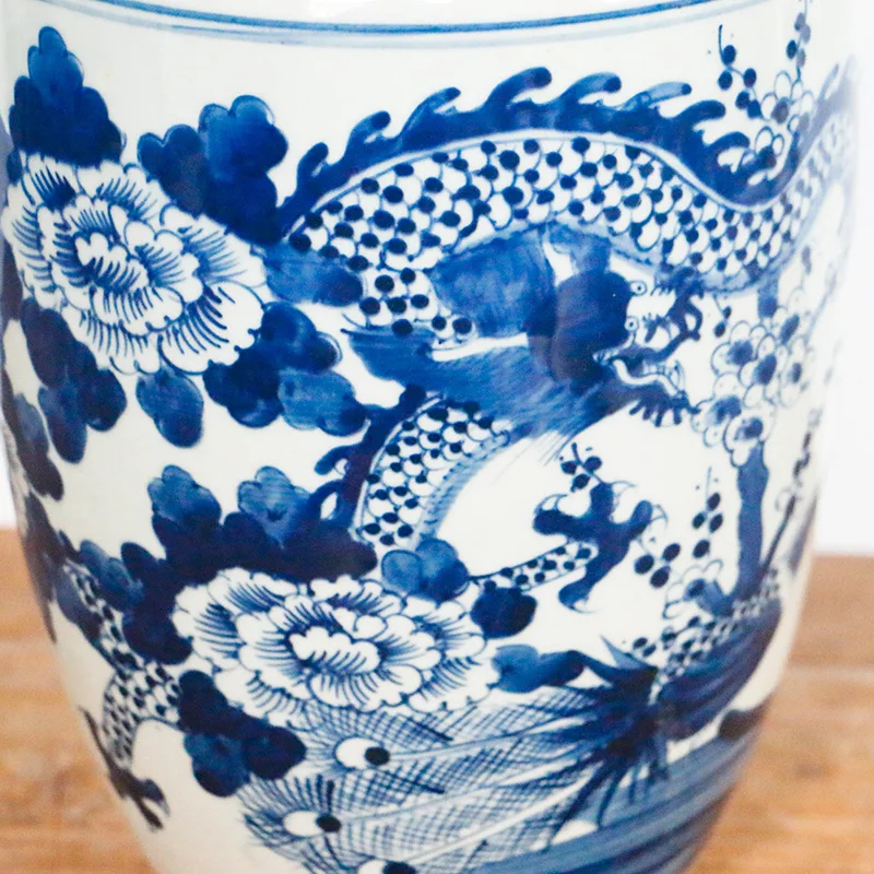 Chinese porcelain vase with blue and white hand painting  dragon classical ceramic vintage bottle for hotel and home decorative