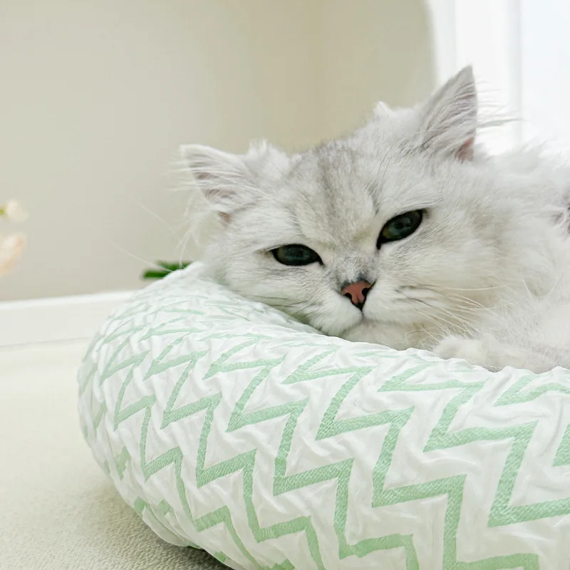 Soft Comfortable Cat Nest Pet Bed Washable Foldable Portable Pet Sleeping Bed Winter Cat Beds
