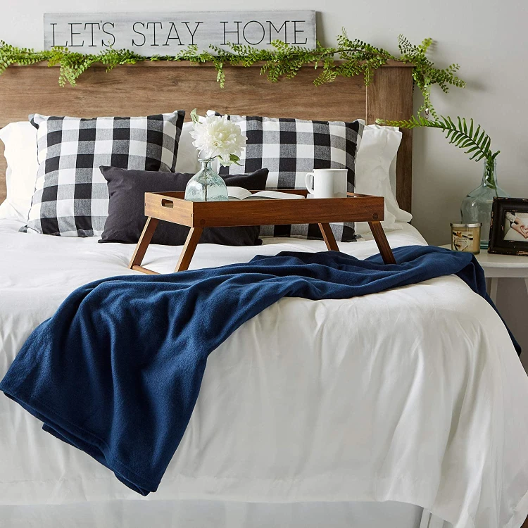 CVS BSCI Wholesale cozy soft cheap lightweight potable custom 100% polyester roll up fleece blanket with handle