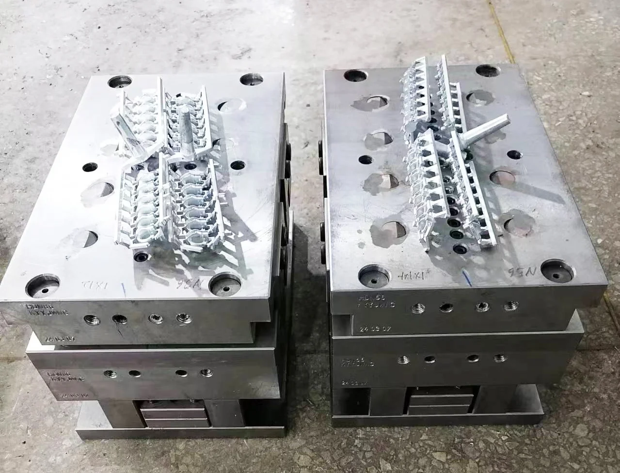 Zipper Die Casting Mold Stamp,Metal Slider Zipper Mold,Custom Zipper Molding,Nylon Zipper Mold,Plastic Zipper Slider Mold