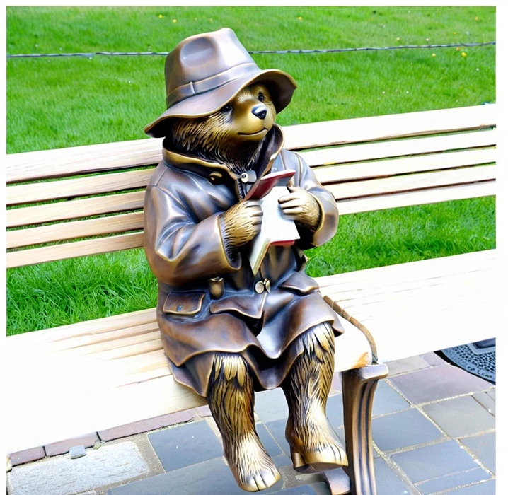 Custom Cast Copper Sculpture Private Realistic Bronze Paddington Bear Statue Realistic Humanoid Statue
