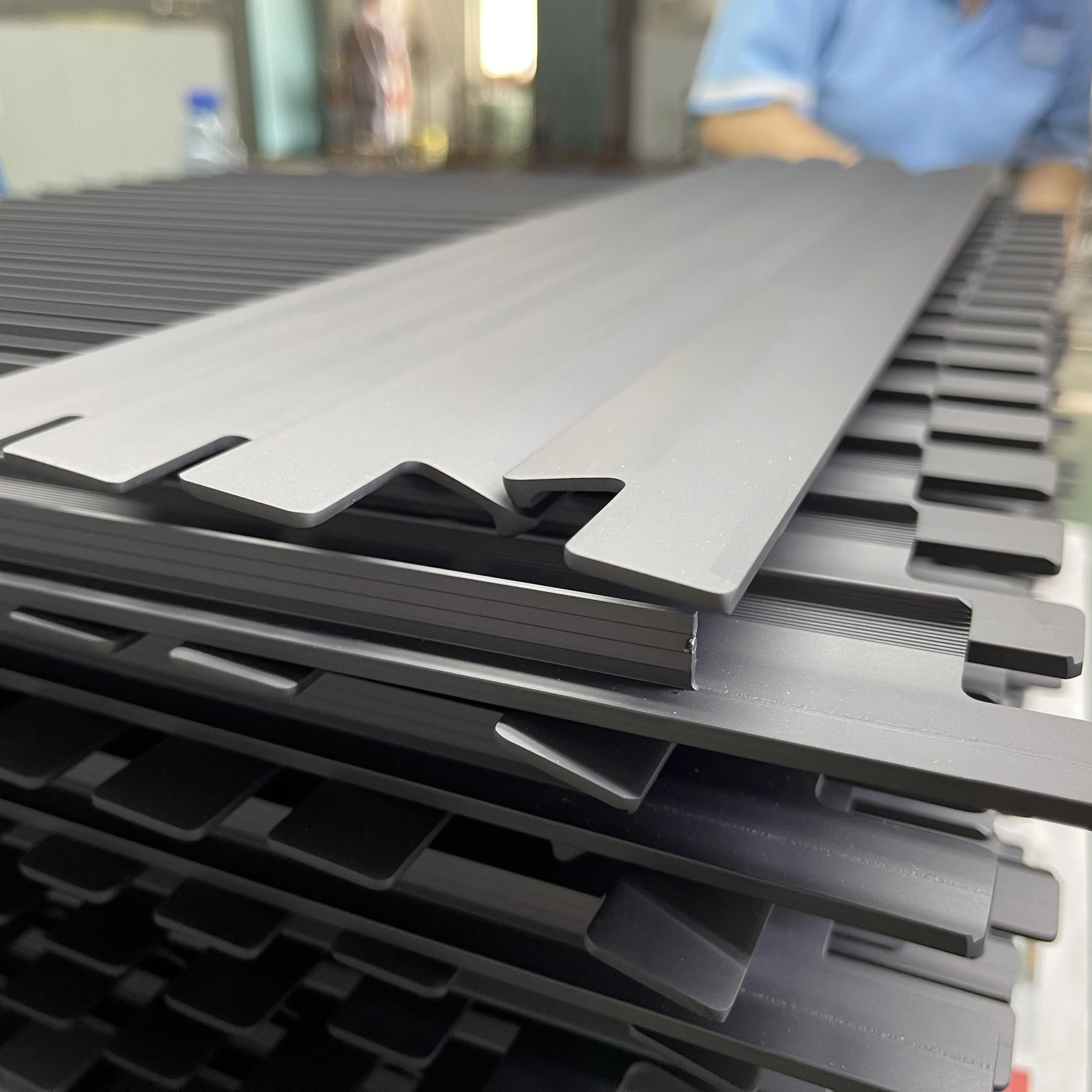 Высокоточный изготовленный на заказ oem cnc обрабатывающий корпус алюминиевый профиль алюминиевые детали анодированные для окон