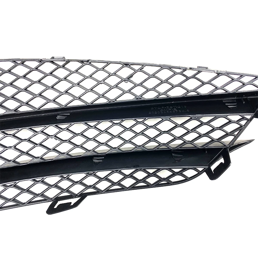 AMP-Z Front Bumper Grille ABS Material Plastic Material Front Fog Lamp Grille For Mercedes Benz C Class W205 2015-18