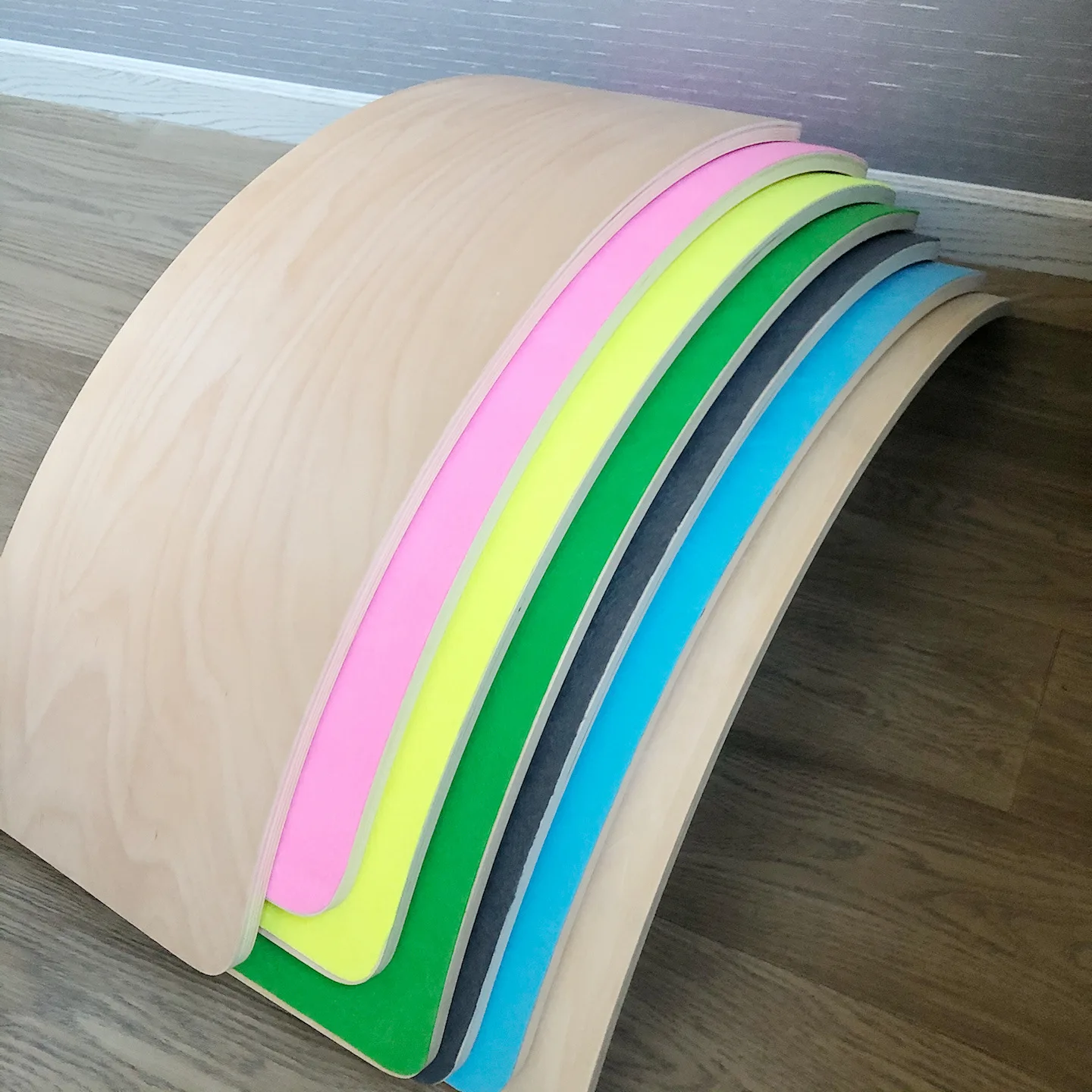 Latest Hot Sale Kids Yoga Curvy Rocker Wooden Montessori Wobble Fitness Balance Board