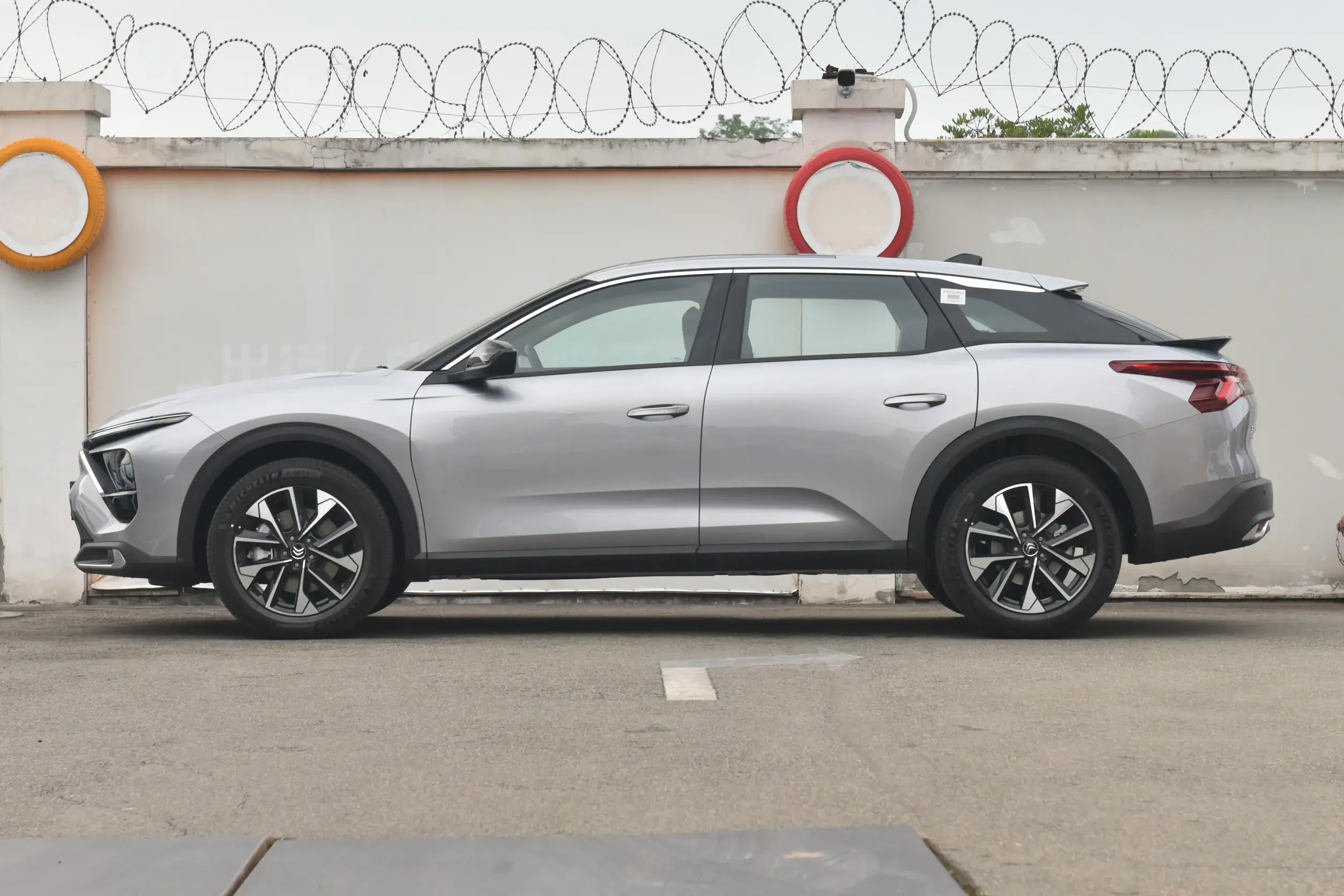 Депозит новые автомобили Citroen Versailles C5 X 2023 1 6 T насладиться необычайно дешевыми бензиновыми французскими автомобилями лучший седан за оставшиеся деньги
