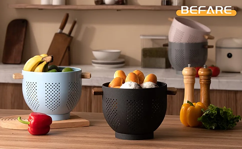 Stainless Steel Colander with Wood Bamboo Handle, 5.5 Quart Powder Coated Steel Large Kitchen Strainer Stable Base,Matte Black