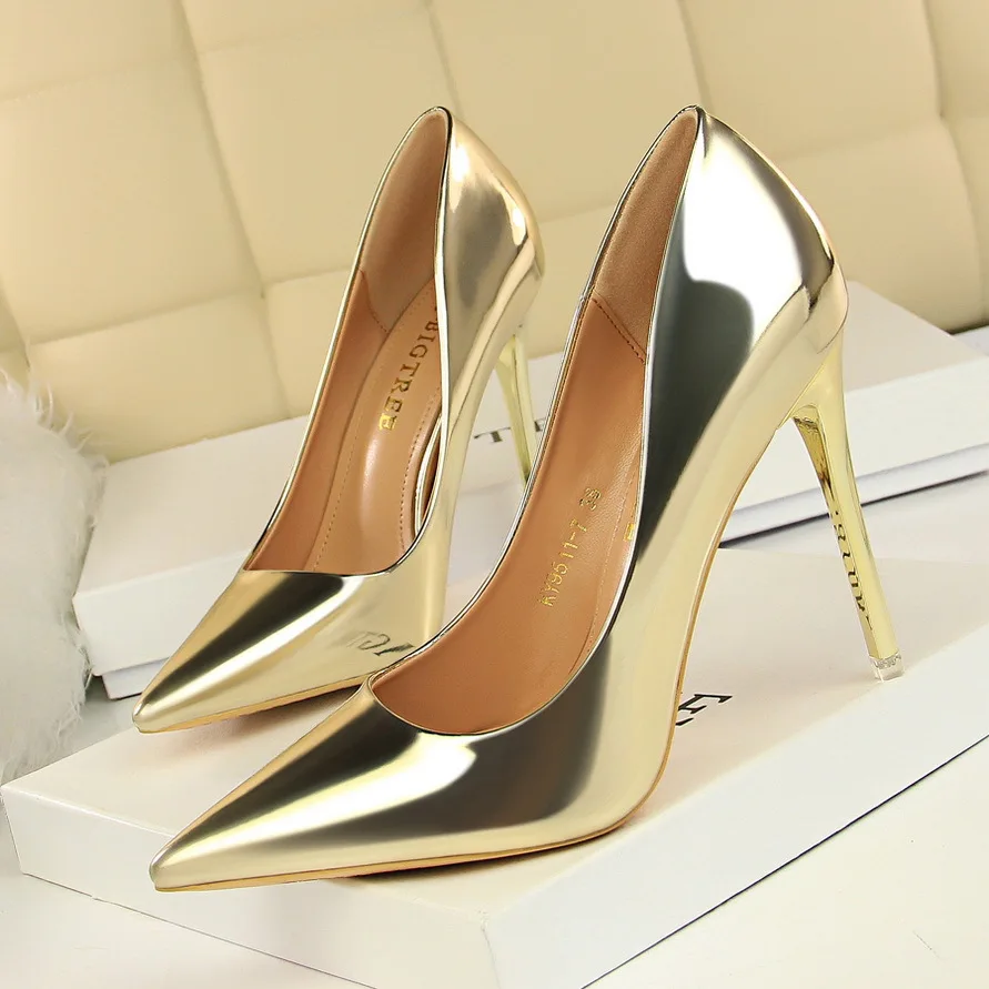 2024 latest sexy shoes wear comfortable elegant wedding light weight point toe stiletto pumps custom high heels women