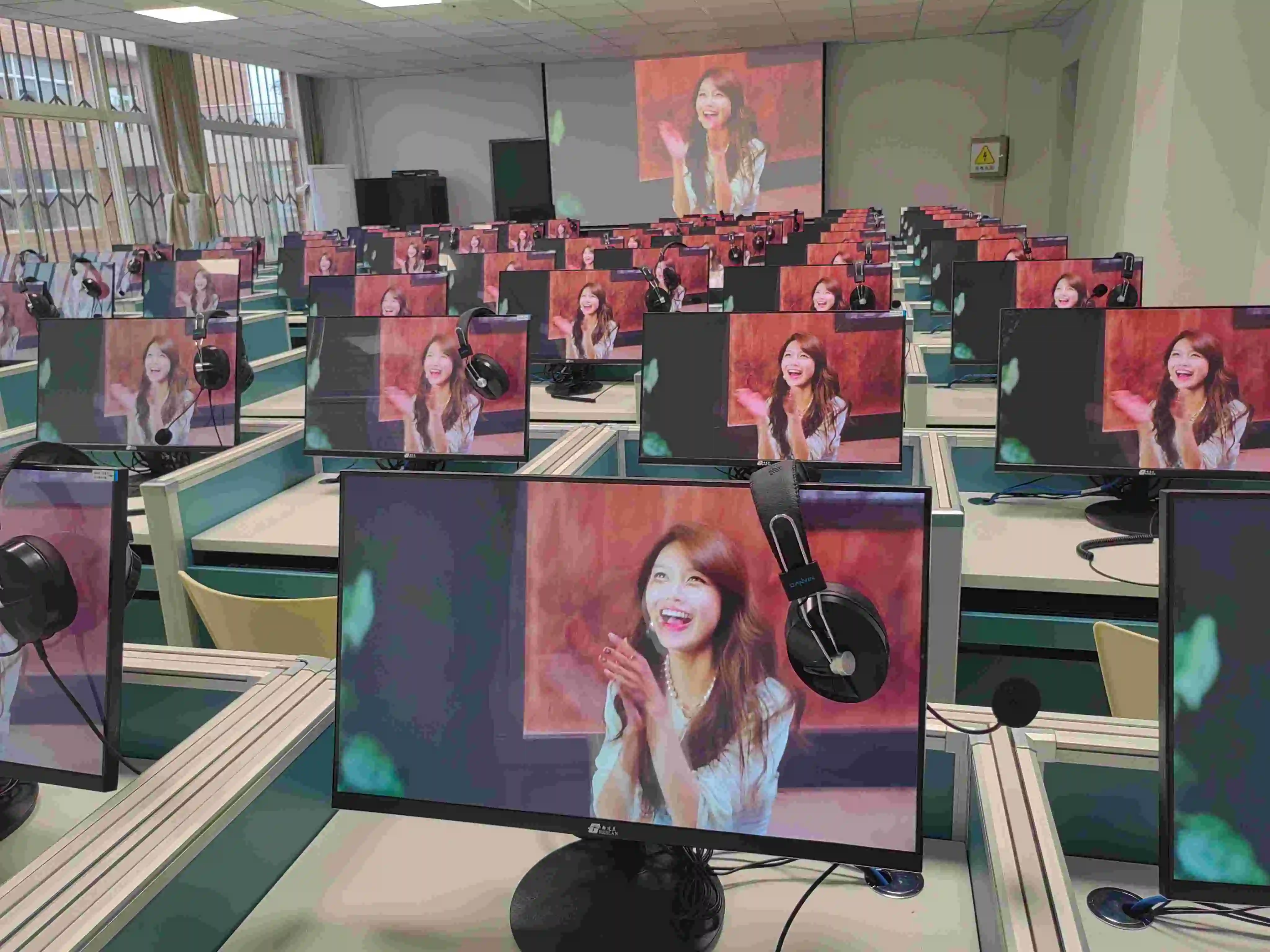 School management system language laboratory equipment