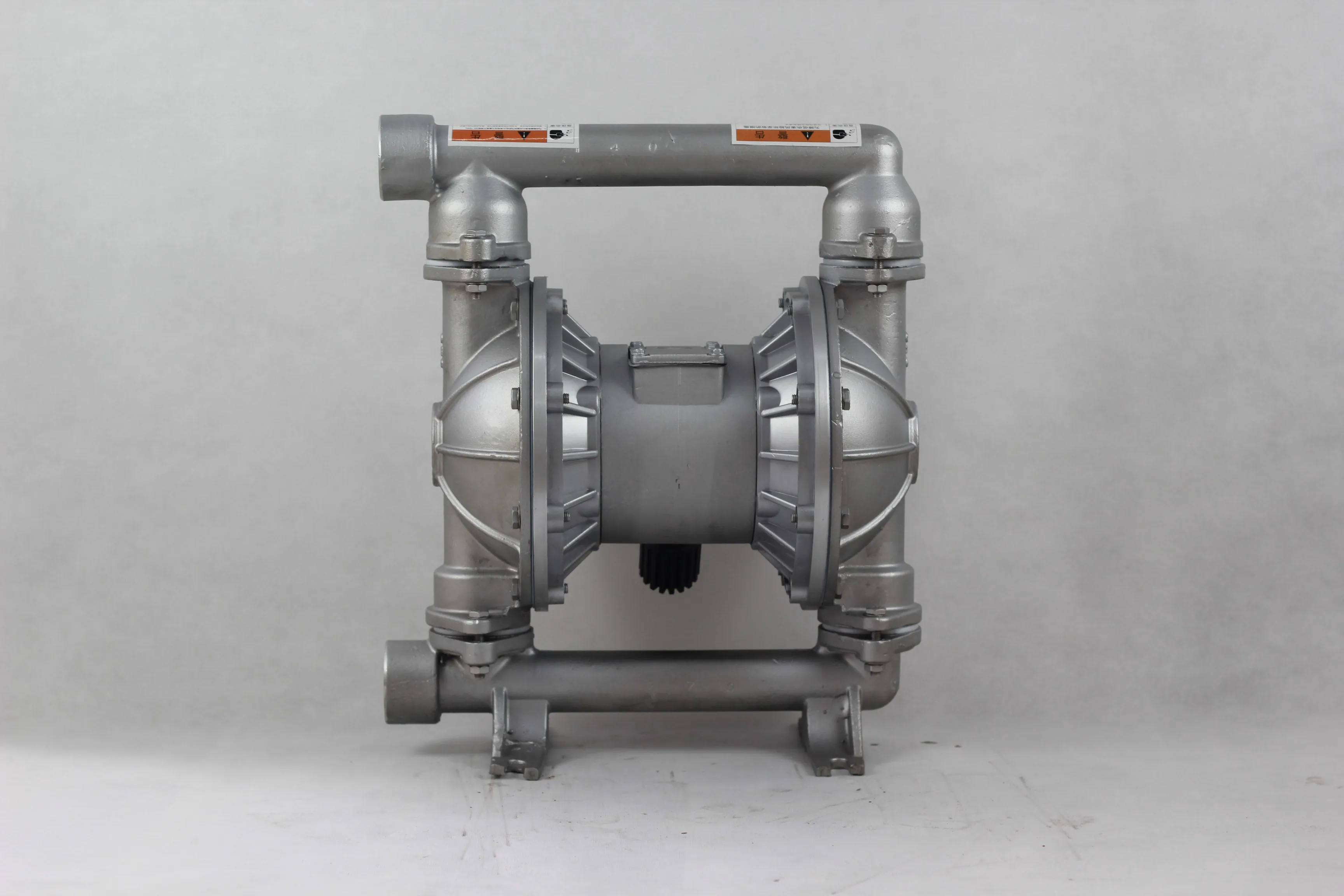 Plastic pneumatic diaphragm pump corrosion resistance acid and alkali chemical pump 1.5 inch into the export pump