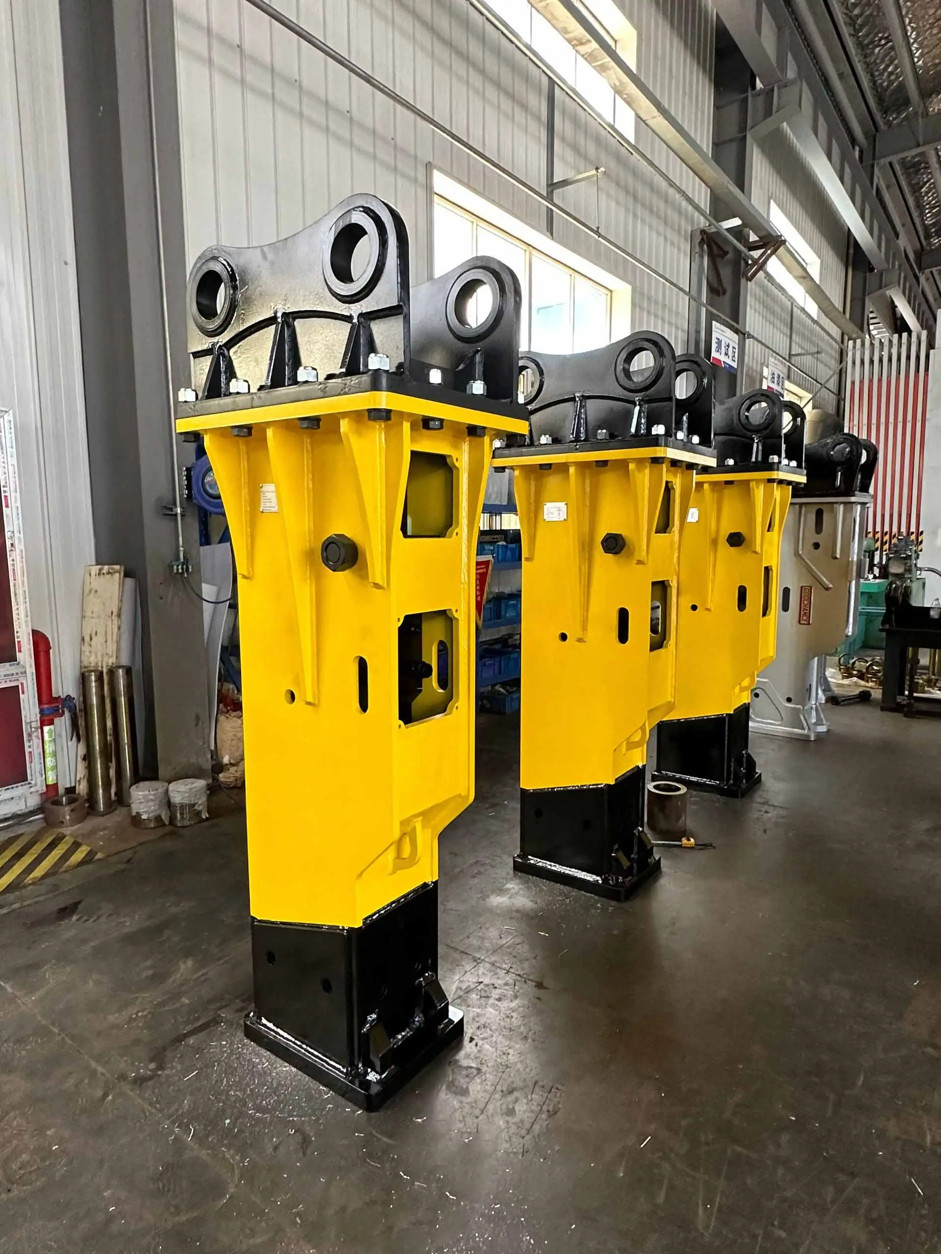 Yantai Price SB70 81N Silenced Type Box Type Hydraulic Rock Breaker Hammer Jack Hammer for 16 17 18 19 20 21 ton Excavator