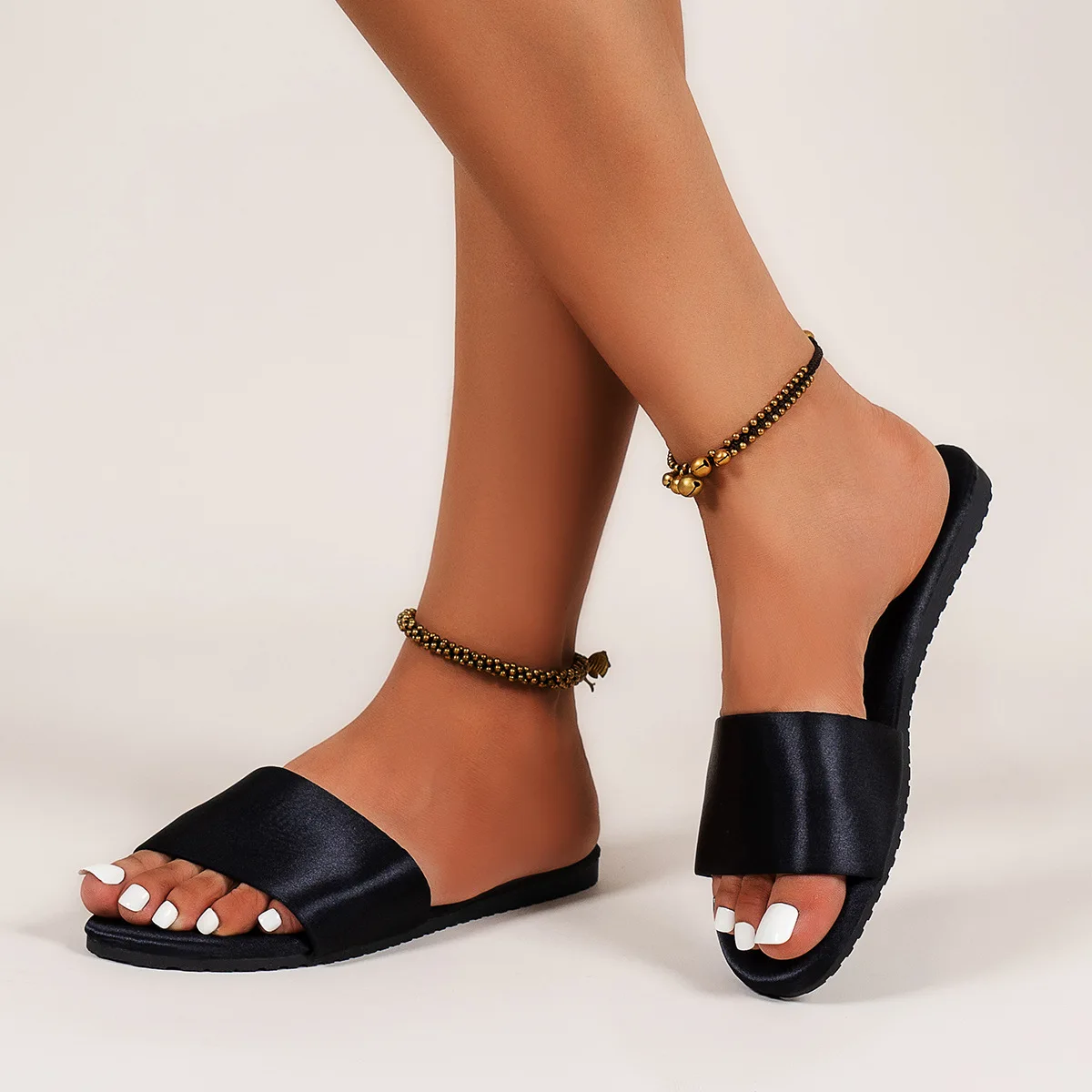 Hot Sale Solid Round Head One-line Belt PVC Flat Ladies Slippers Home Indoor Anti-skid Mute Slippers Female Silk Wedding Shoes