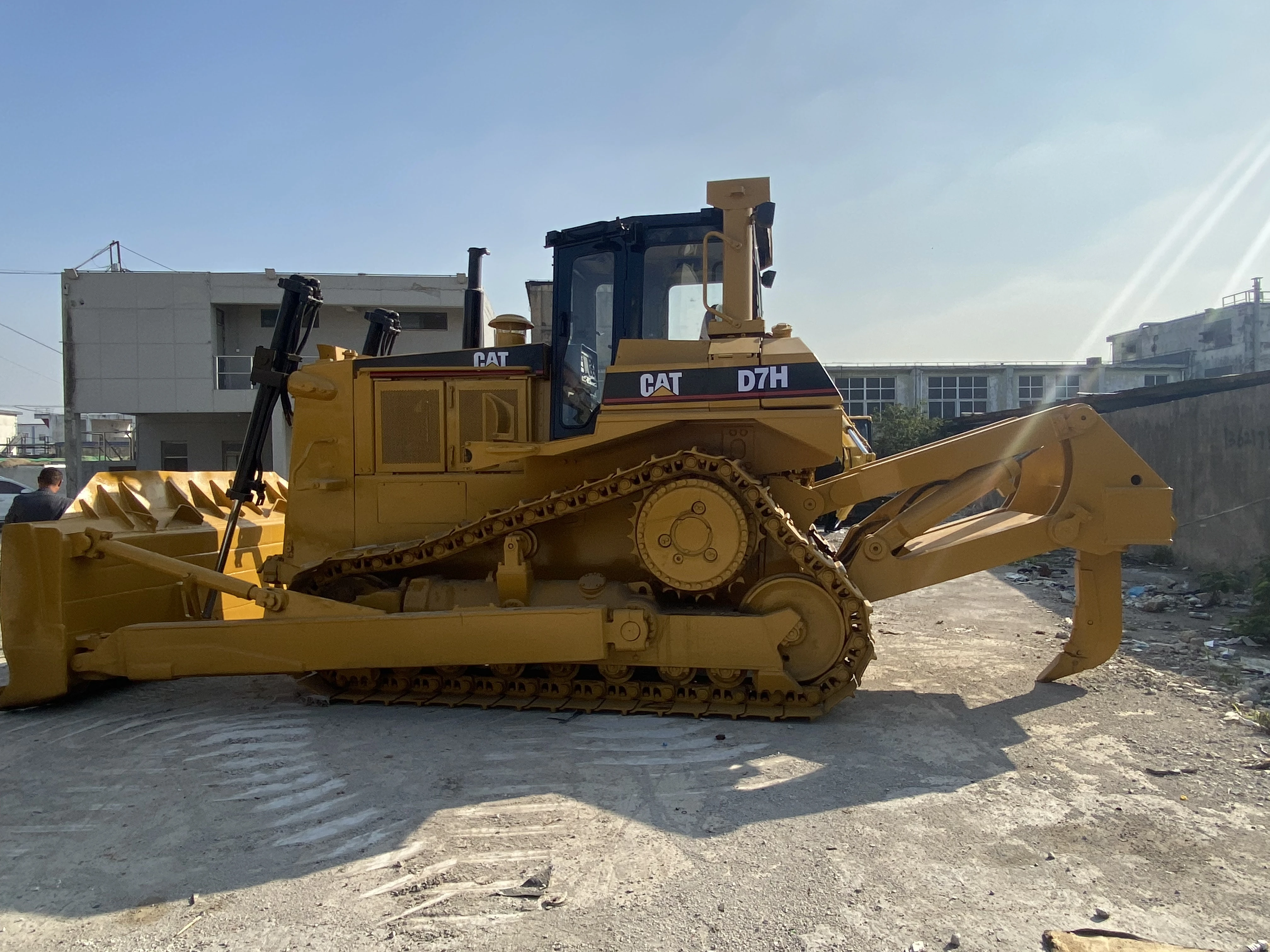 Б/у гусеничный бульдозер CAT D7H D6H D6R D7R D8H D7G D8R D5M komatsuu d85 d275 d375 Сделано в