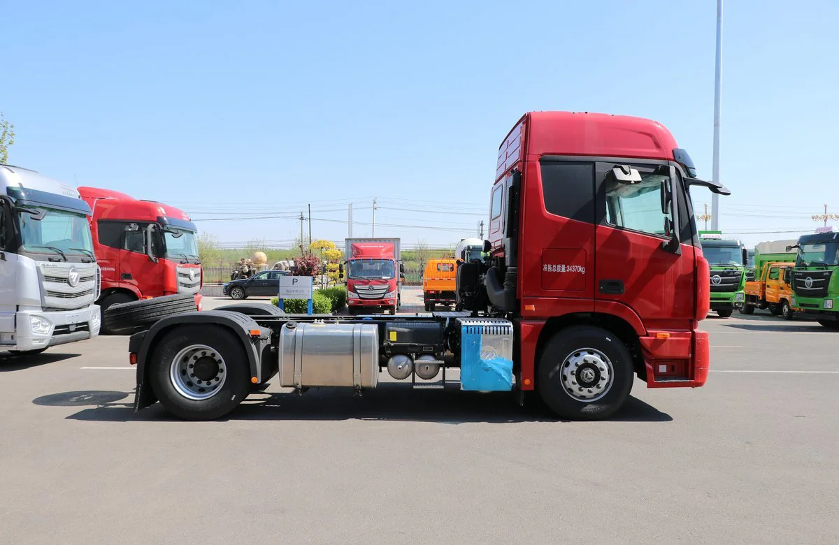 Hot sales Foton Auman EST-A Tractor 4x2 460hp Diesel Euro5 tractor head trailer head truck for sale in 2024