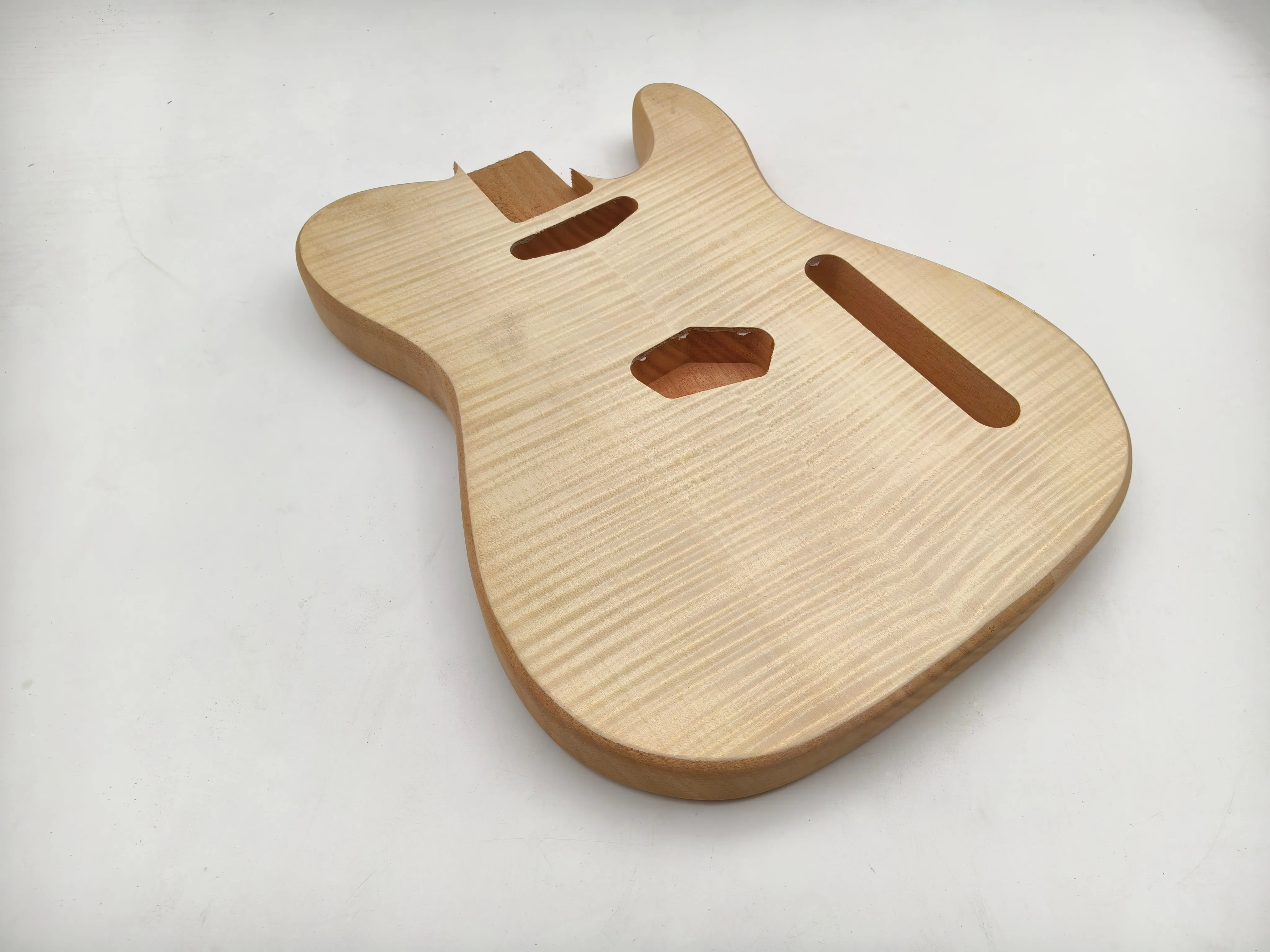 TL1 Guitar Body5.jpg